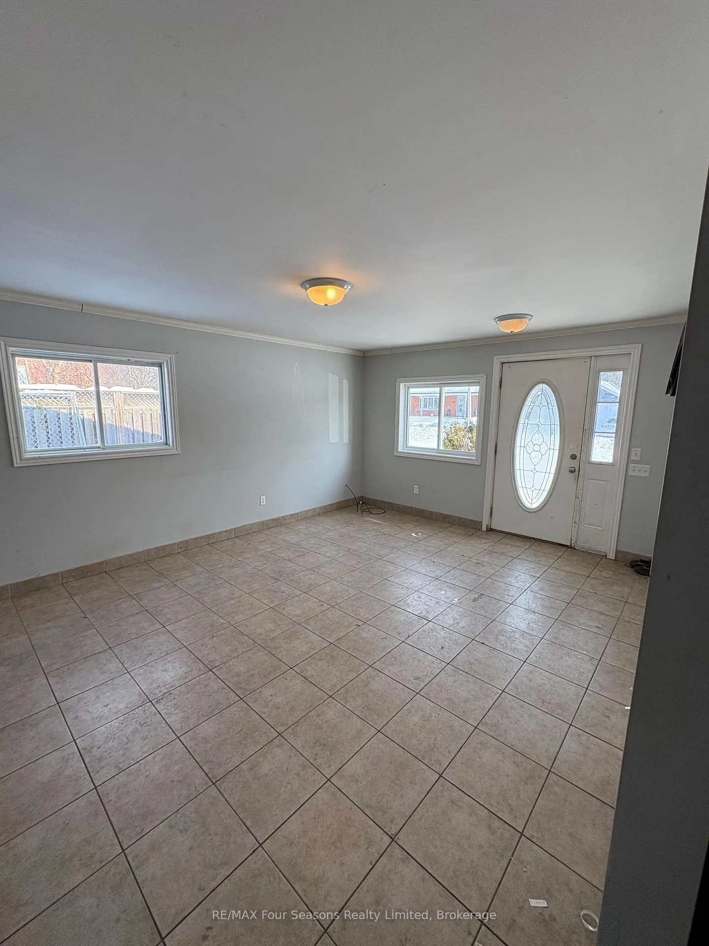 Photo 2 of Unit B, 232 Jane Street, Clearview, Stayner — HOMEH
