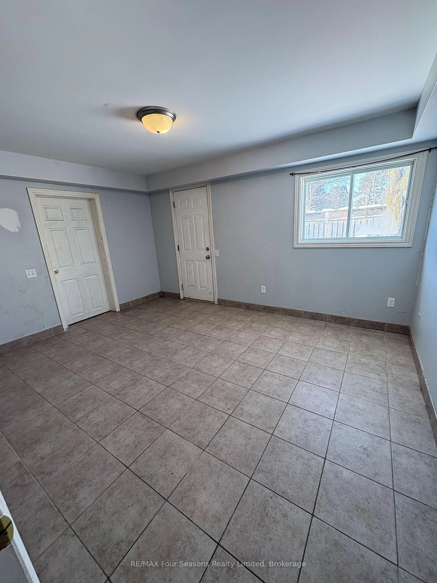 Photo 5 of Unit B, 232 Jane Street, Clearview, Stayner — HOMEH