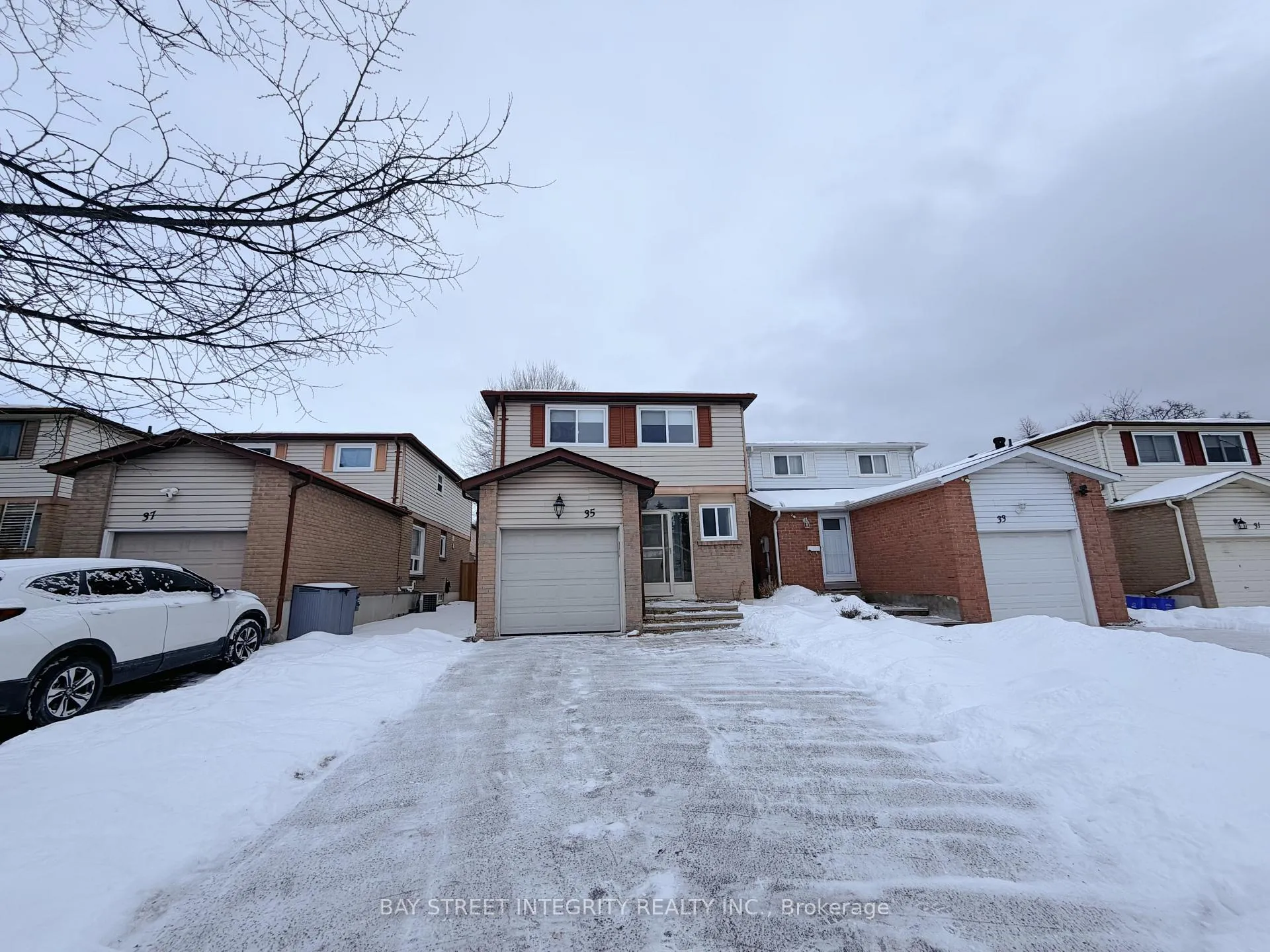 Photo 1 of 35 Raleigh Crescent, Markham, Markville — HOMEH