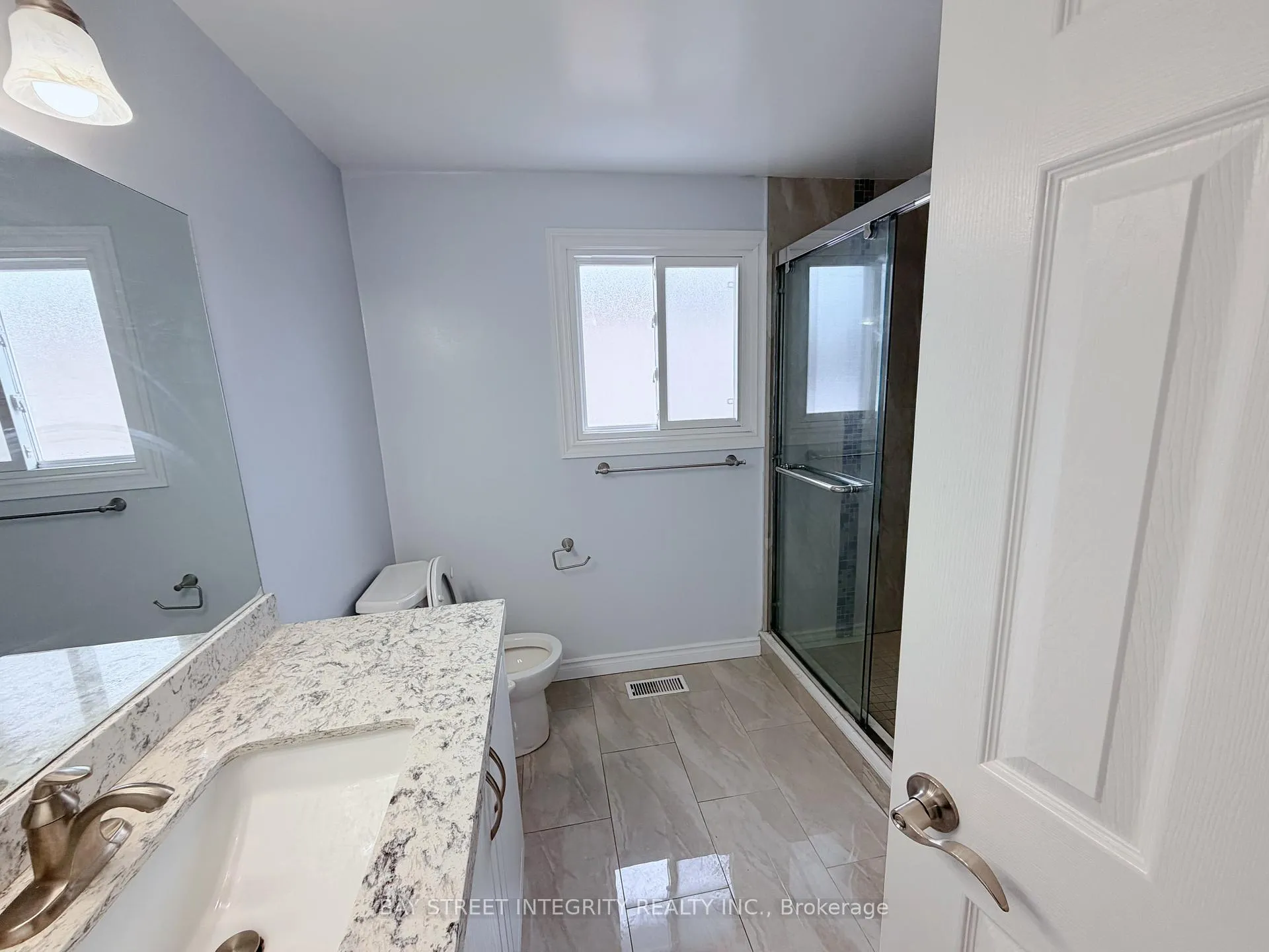 Photo 8 of 35 Raleigh Crescent, Markham, Markville — HOMEH