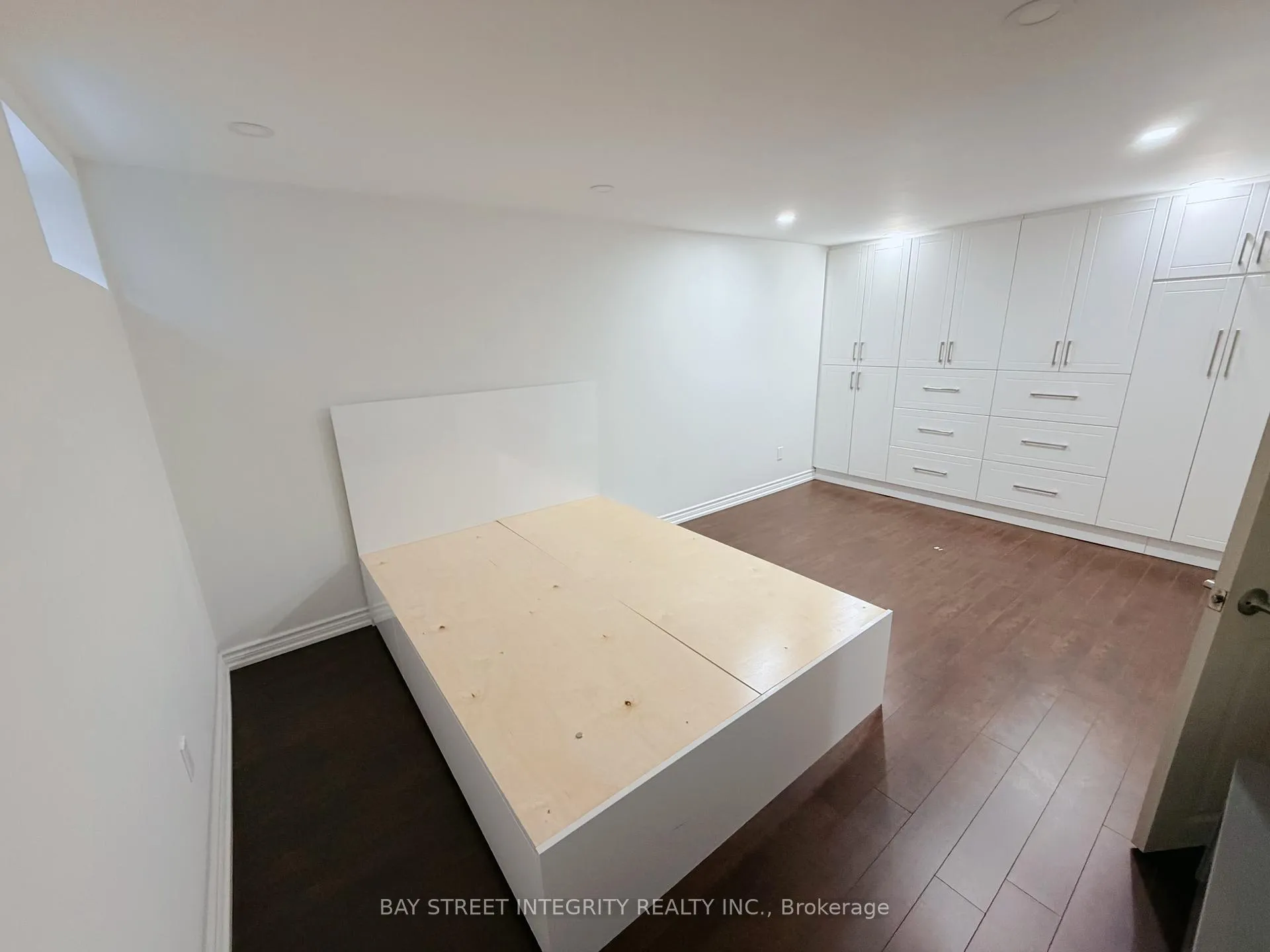 Photo 16 of 35 Raleigh Crescent, Markham, Markville — HOMEH