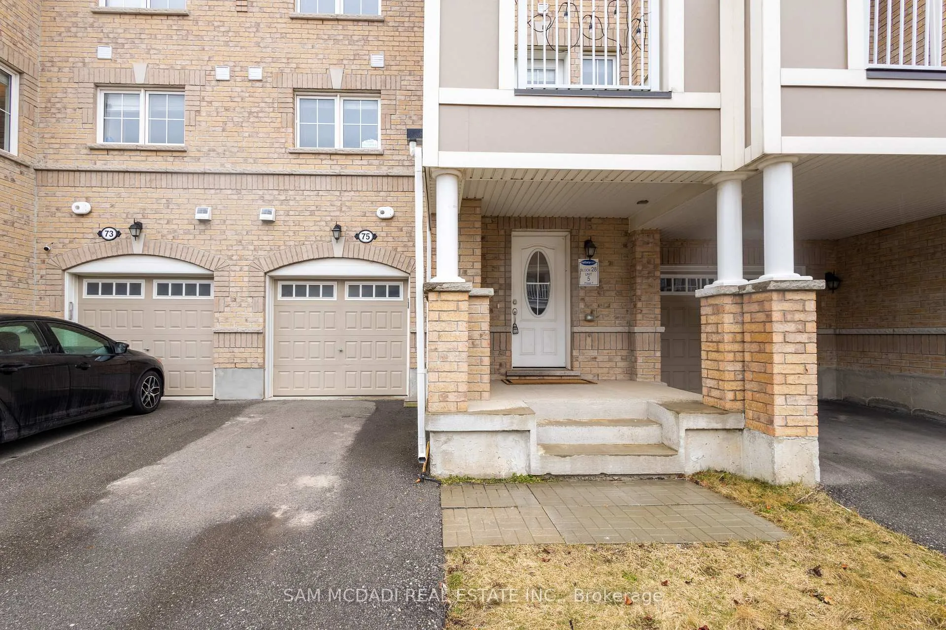 Photo 3 of 75 Bond Head Court, Milton, Ford — HOMEH