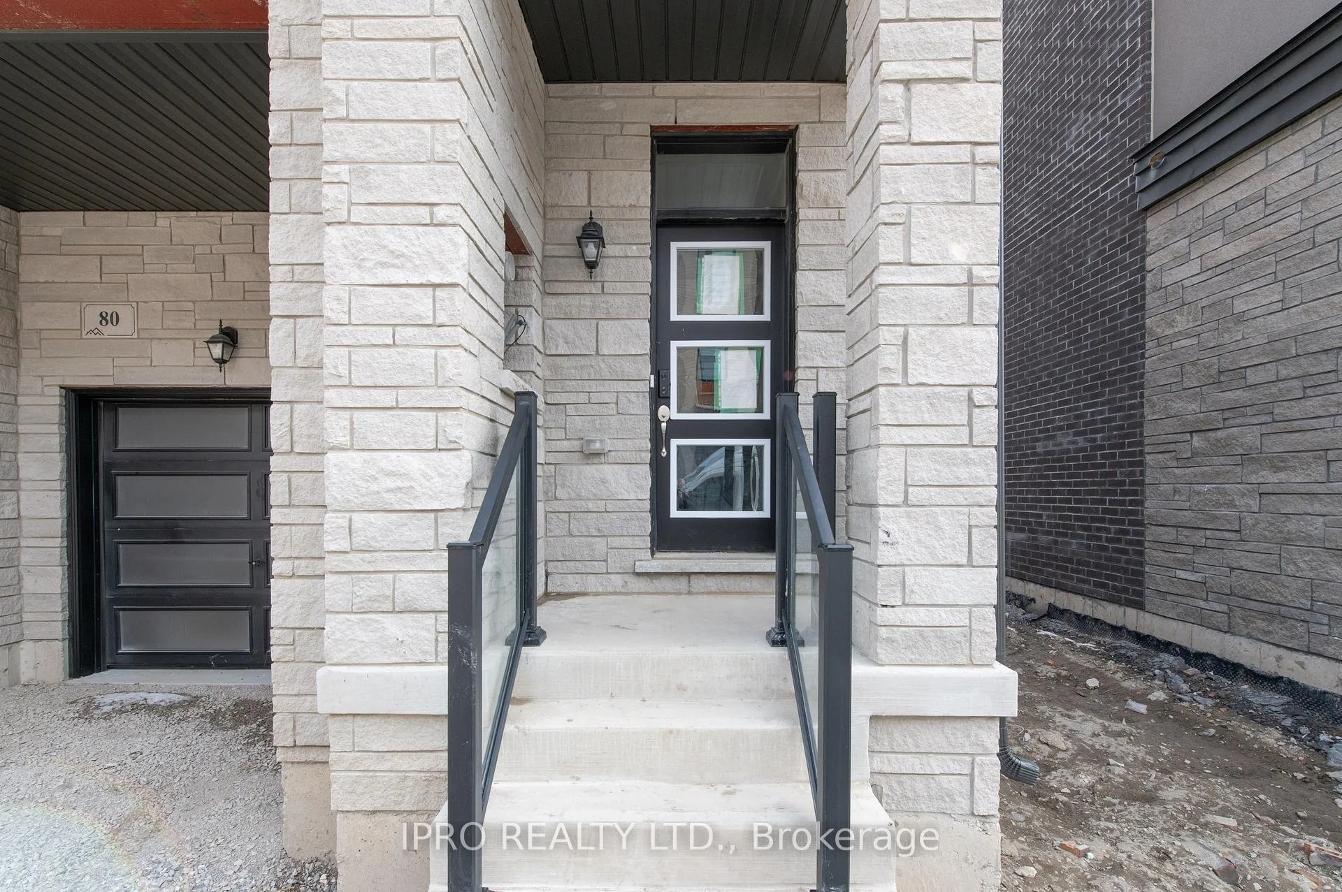 Photo 3 of 80 Inverary Crescent, Vaughan, Elder Mills — HOMEH