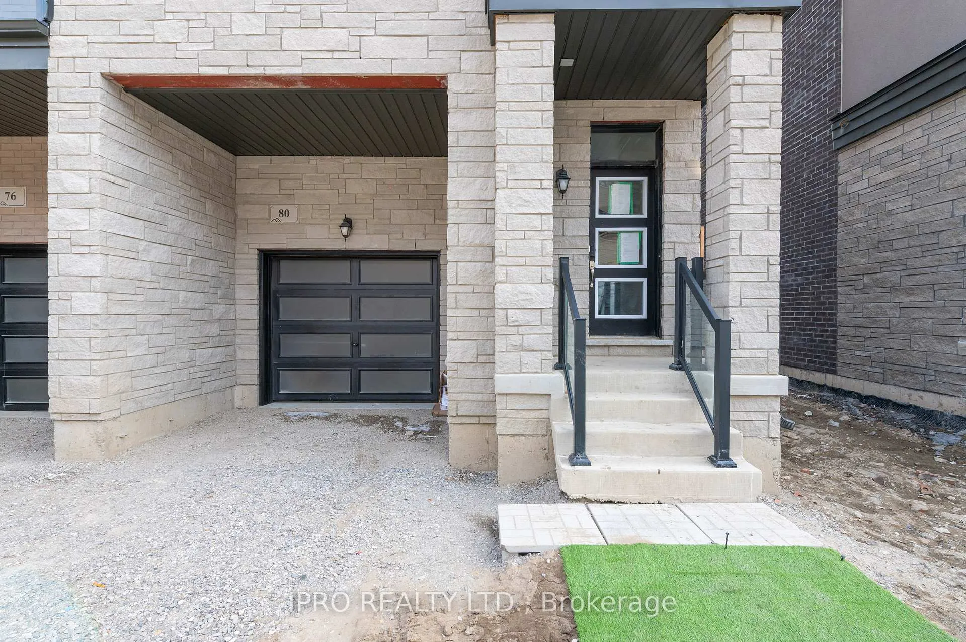 Photo 4 of 80 Inverary Crescent, Vaughan, Elder Mills — HOMEH