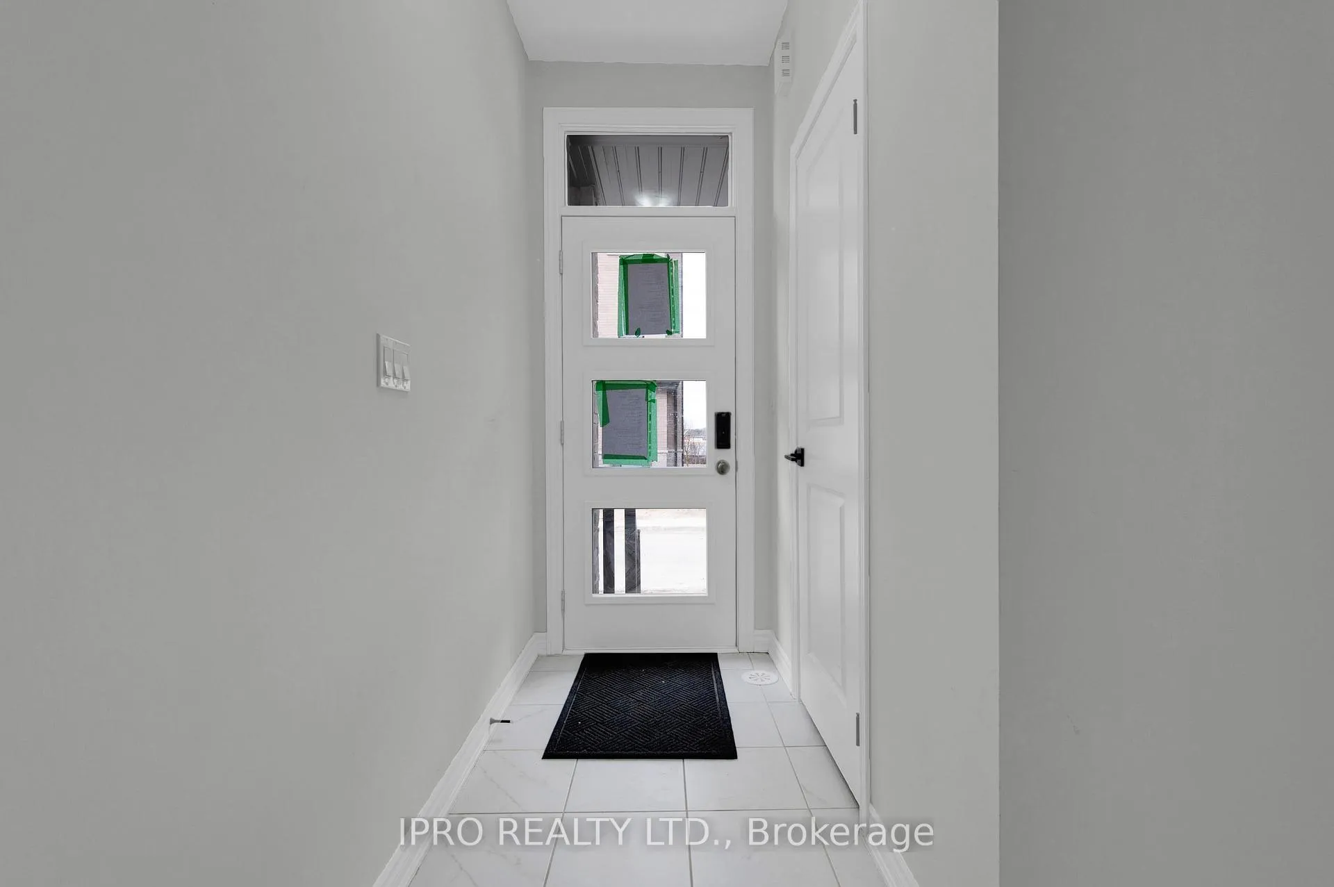 Photo 5 of 80 Inverary Crescent, Vaughan, Elder Mills — HOMEH