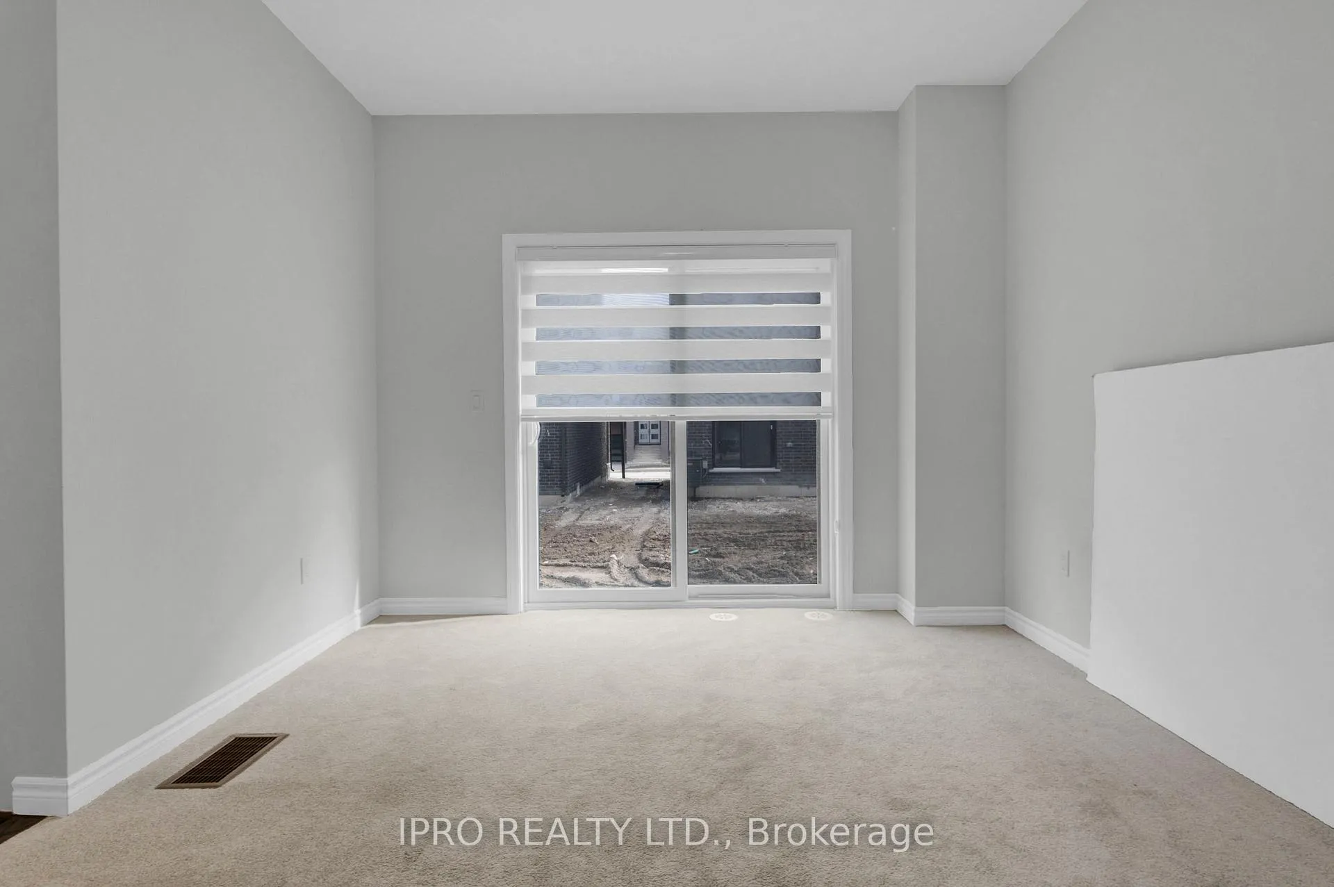 Photo 8 of 80 Inverary Crescent, Vaughan, Elder Mills — HOMEH
