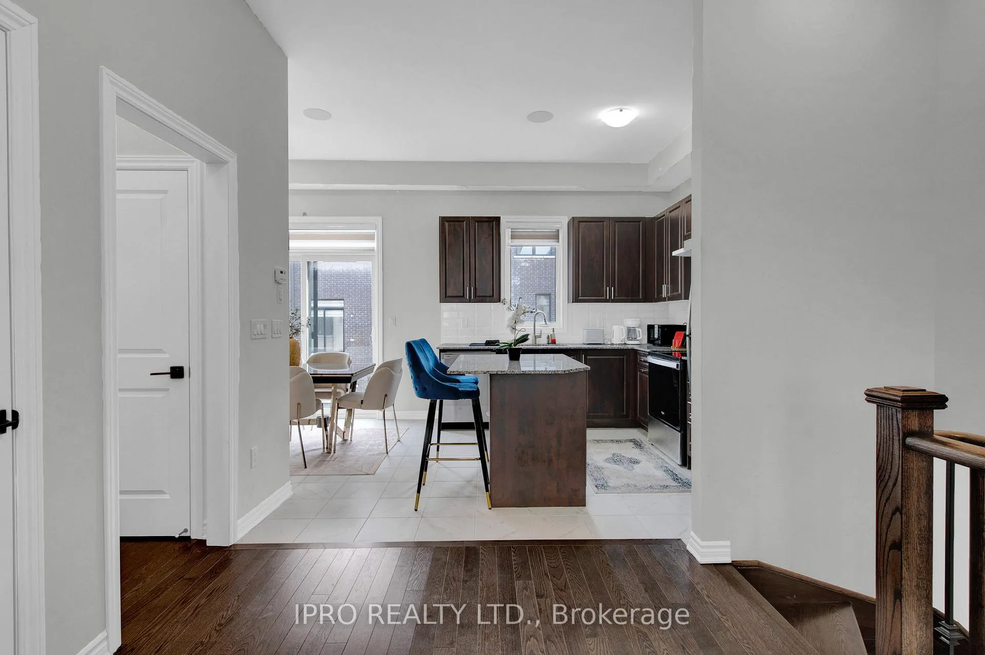 Photo 14 of 80 Inverary Crescent, Vaughan, Elder Mills — HOMEH