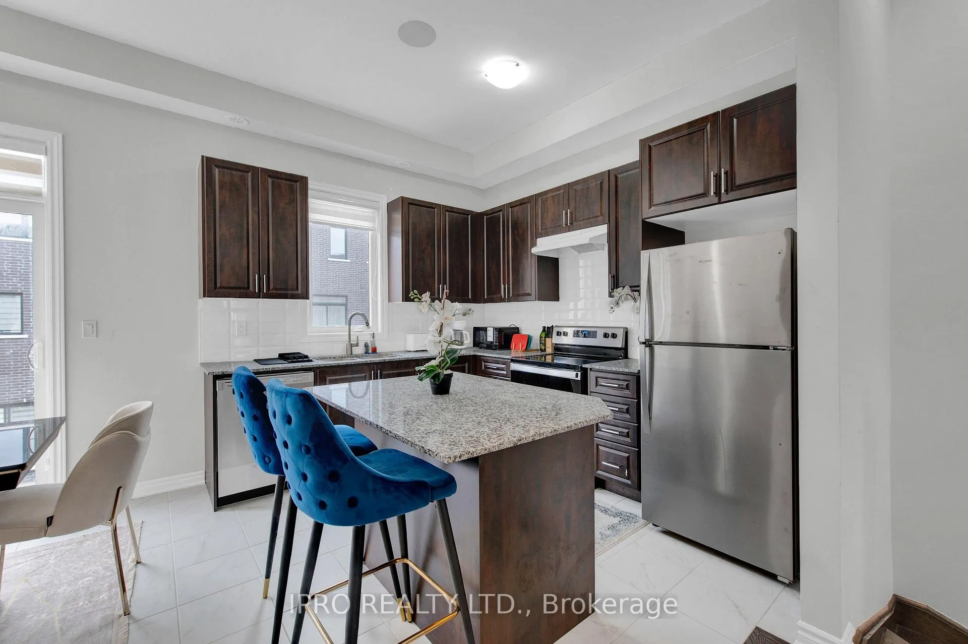 Photo 18 of 80 Inverary Crescent, Vaughan, Elder Mills — HOMEH