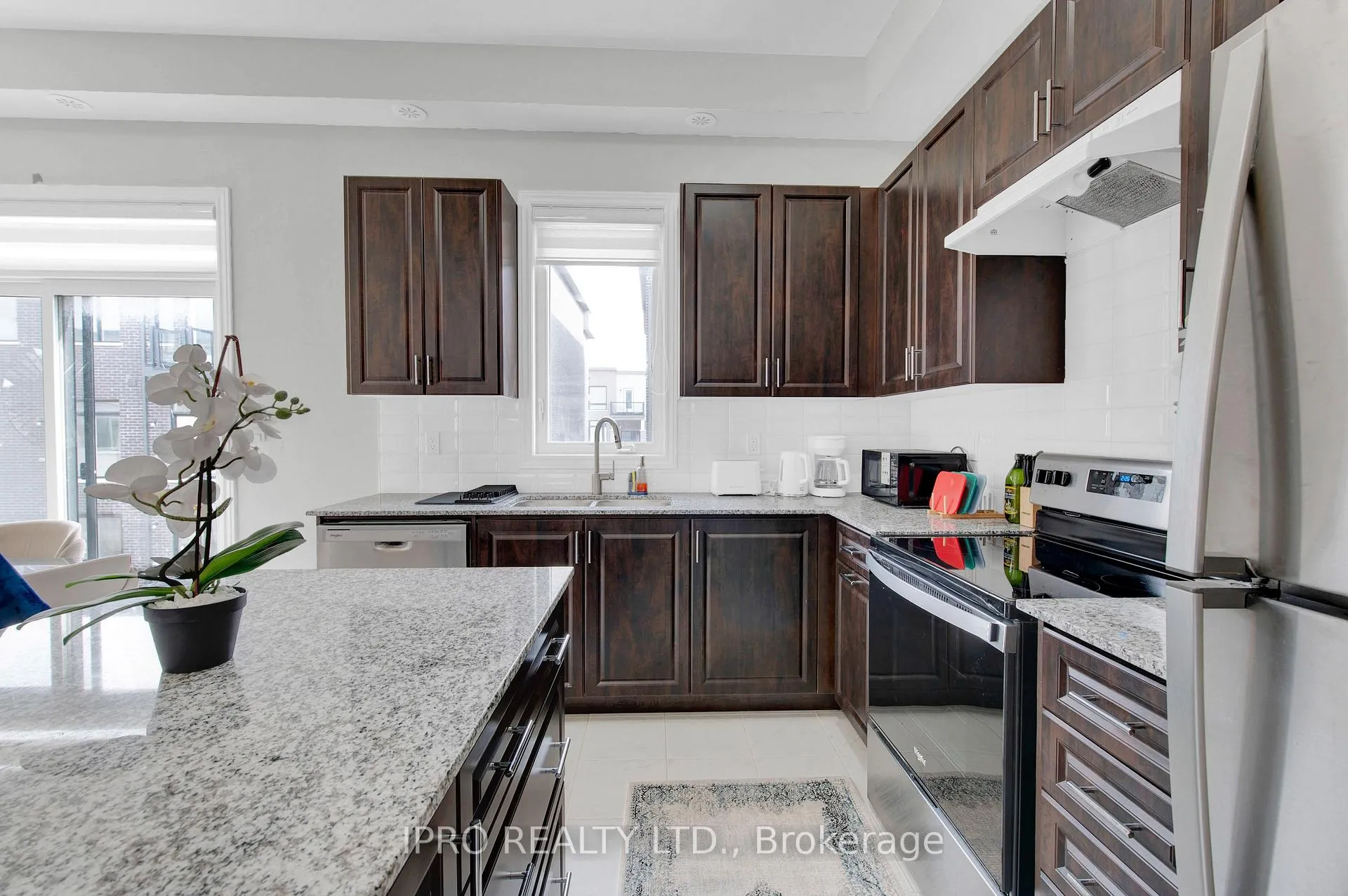 Photo 19 of 80 Inverary Crescent, Vaughan, Elder Mills — HOMEH
