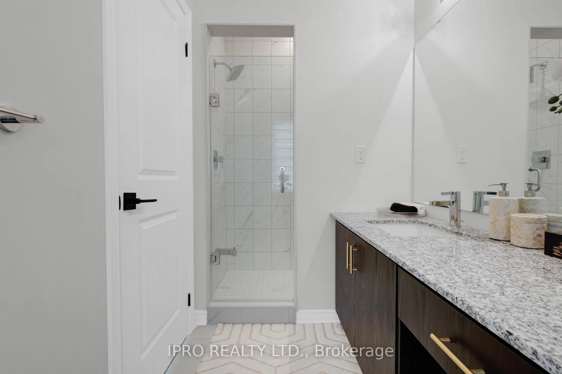 Photo 28 of 80 Inverary Crescent, Vaughan, Elder Mills — HOMEH
