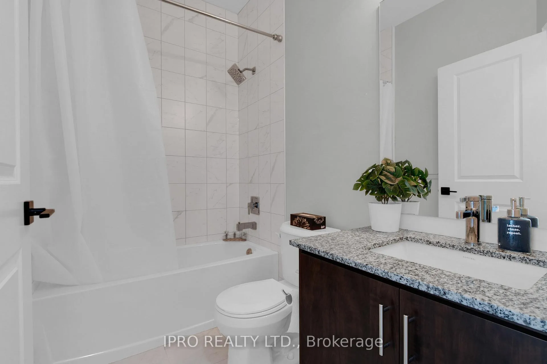 Photo 33 of 80 Inverary Crescent, Vaughan, Elder Mills — HOMEH
