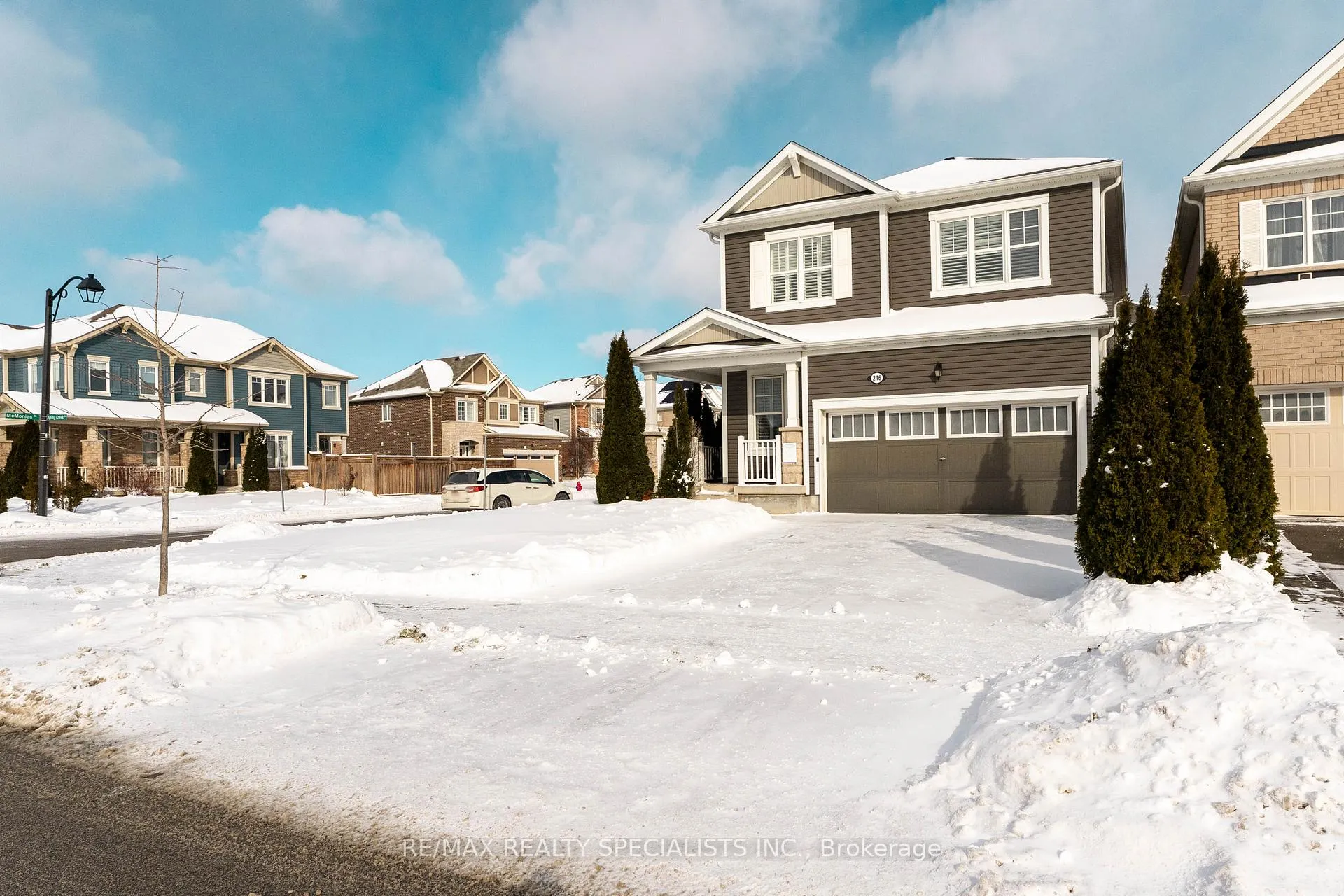Photo 3 of 246 Spring Creek Drive, Hamilton, Waterdown — HOMEH