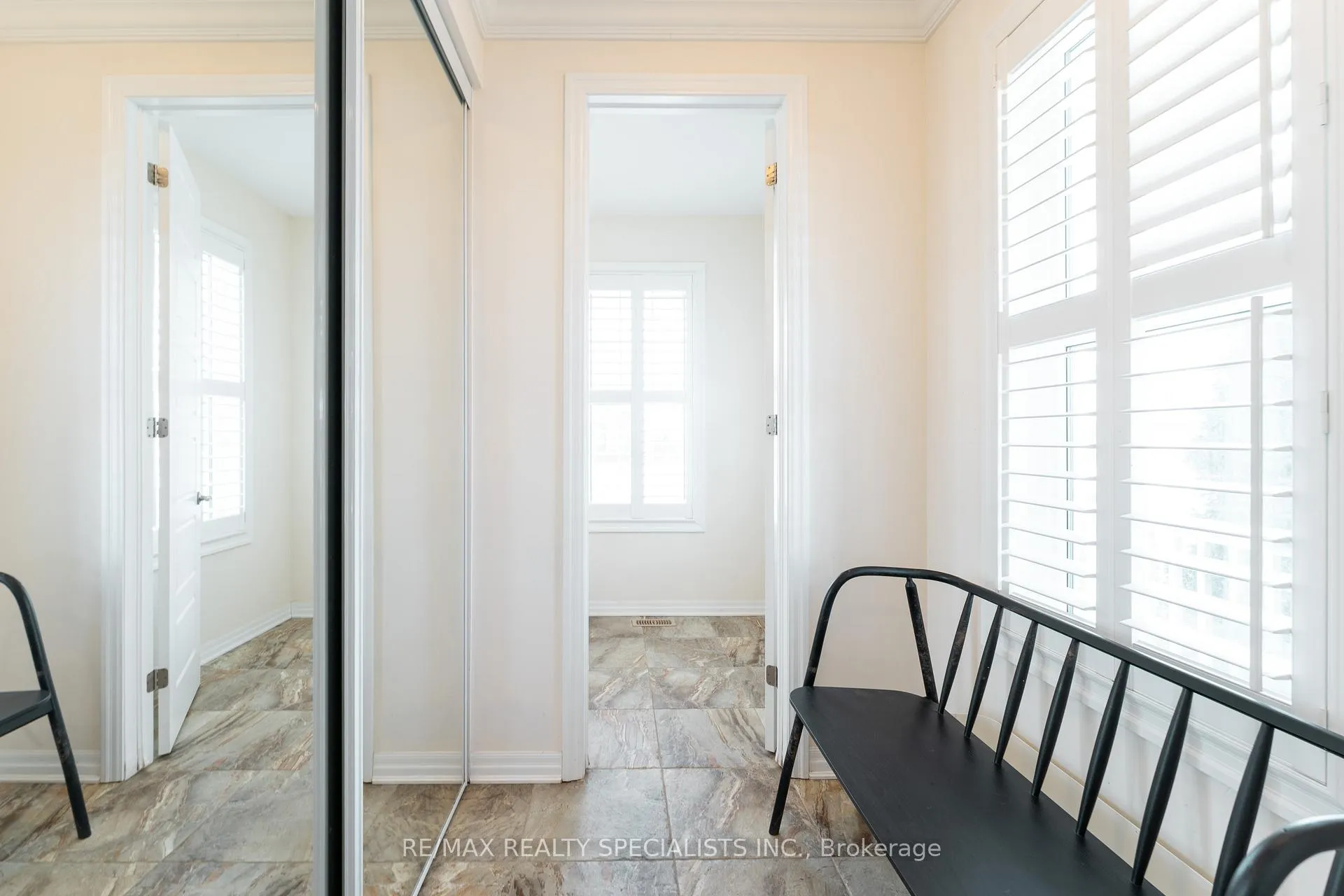 Photo 8 of 246 Spring Creek Drive, Hamilton, Waterdown — HOMEH