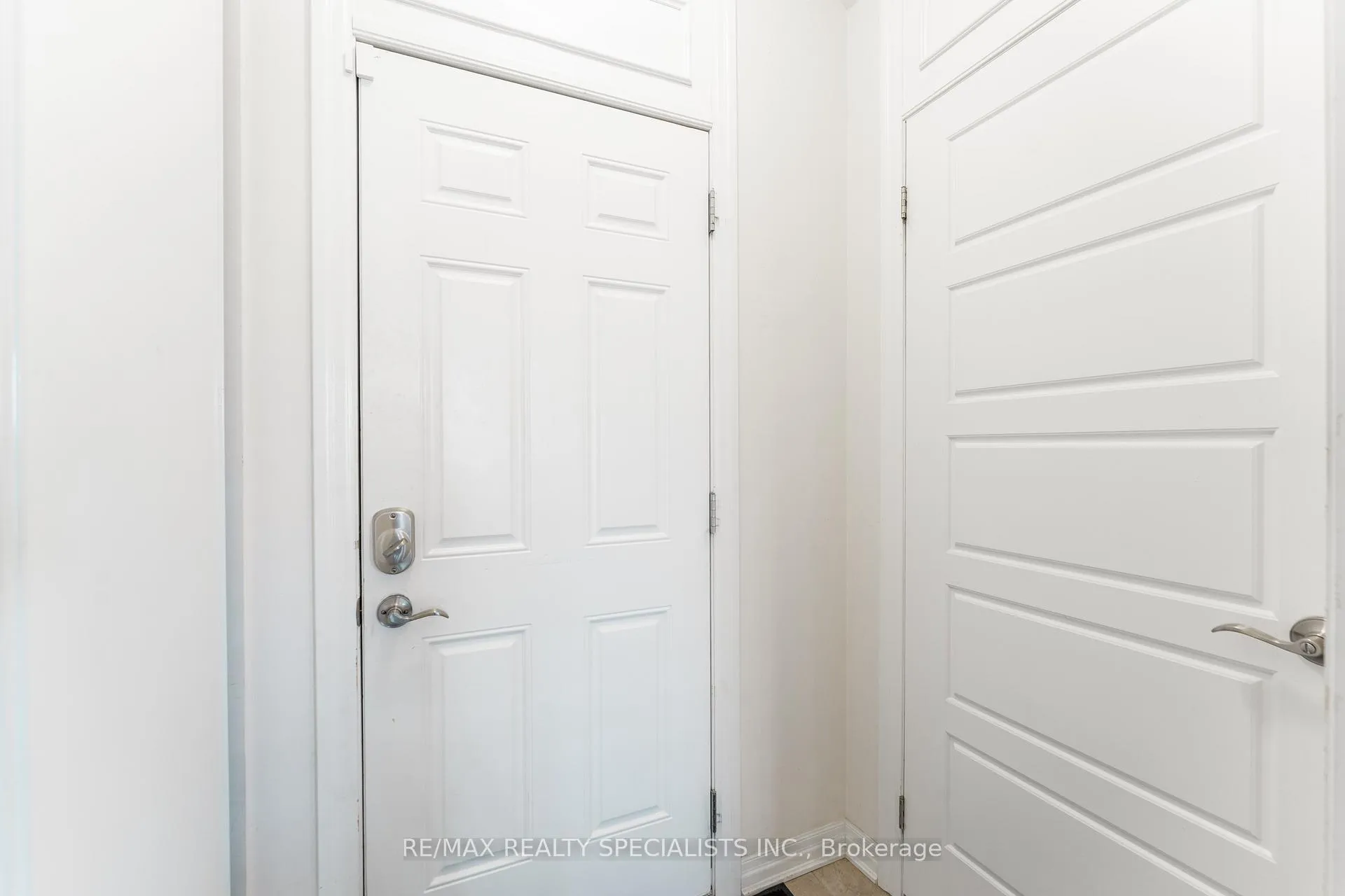 Photo 19 of 246 Spring Creek Drive, Hamilton, Waterdown — HOMEH