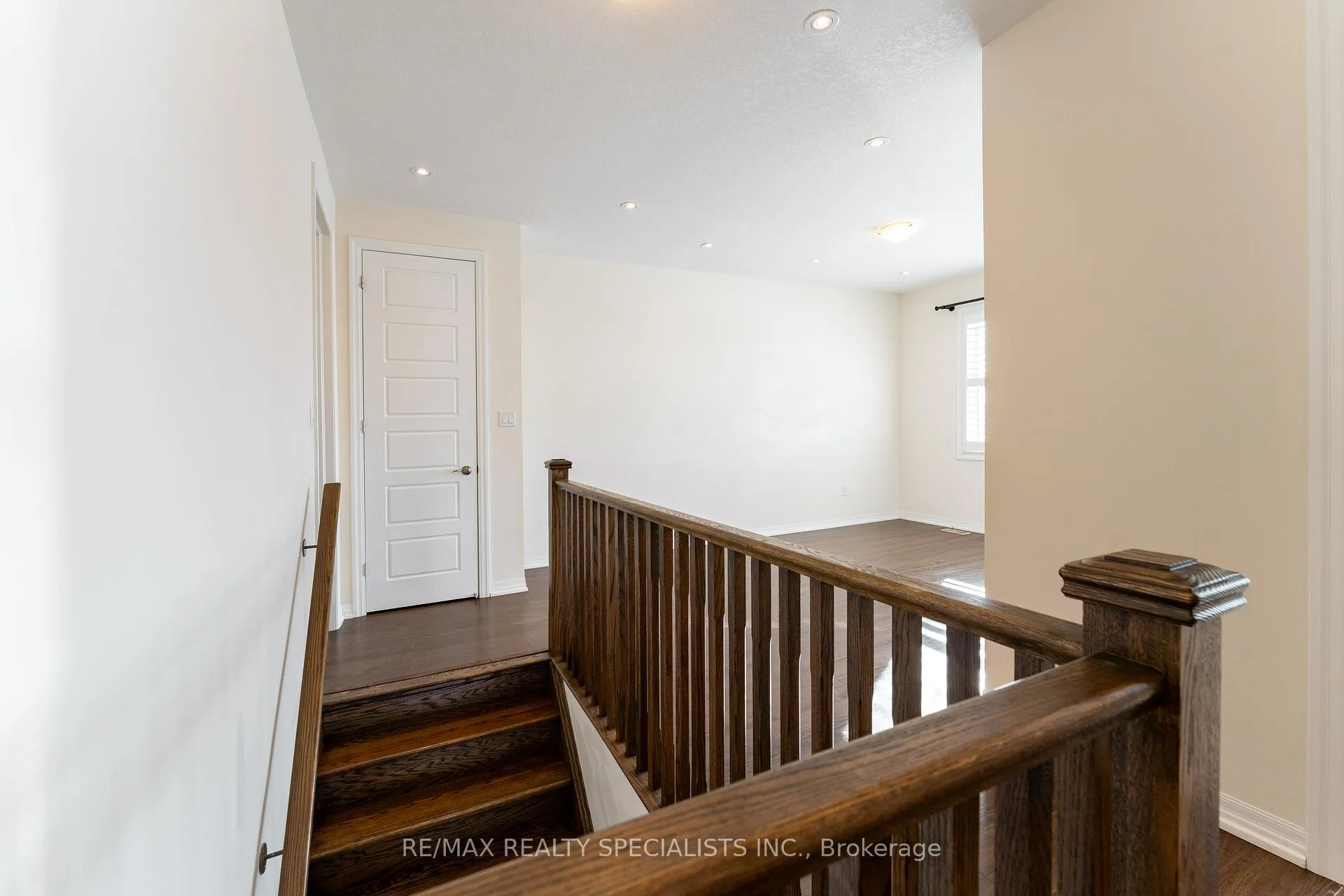 Photo 24 of 246 Spring Creek Drive, Hamilton, Waterdown — HOMEH