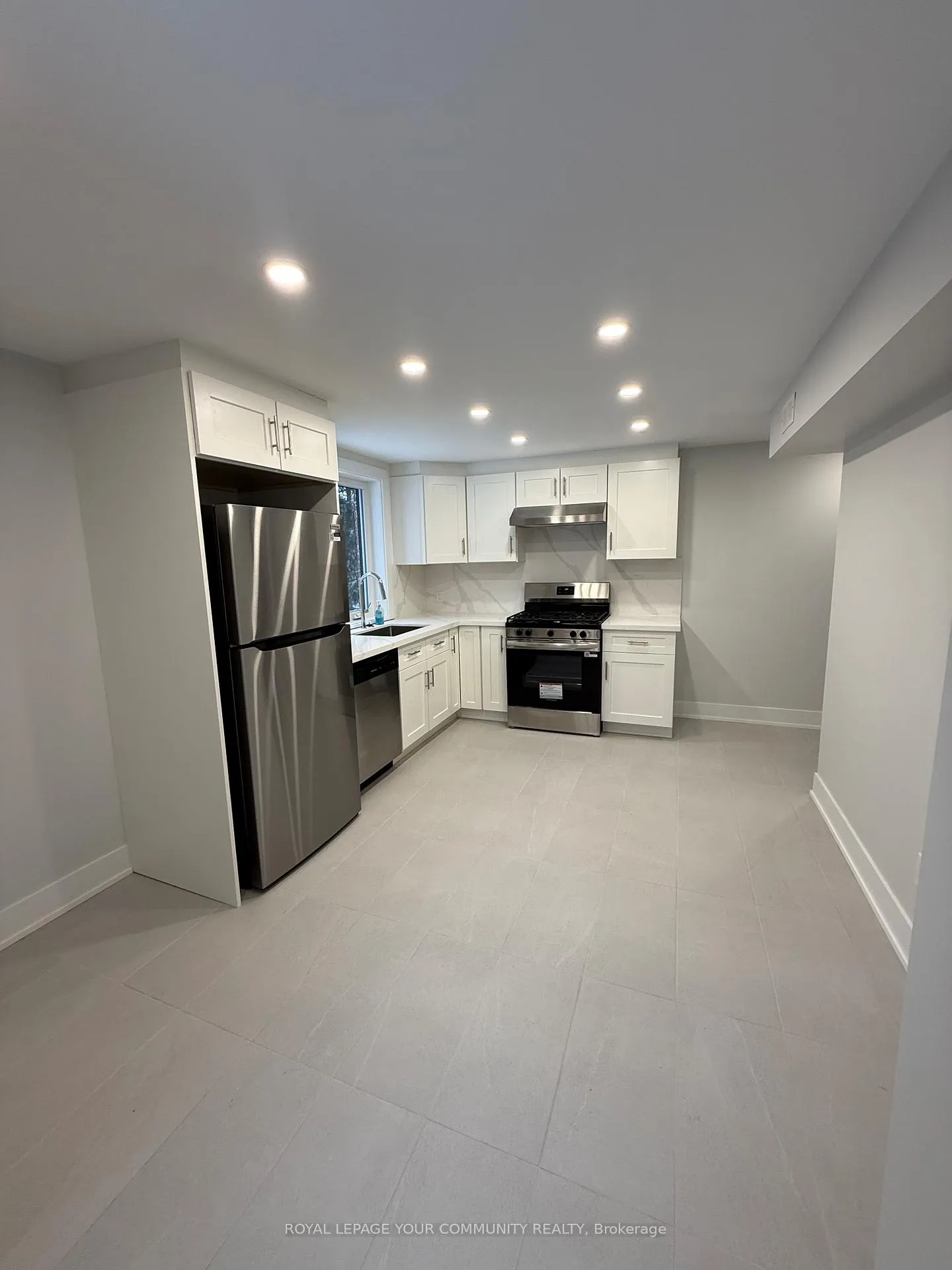 Photo 8 of Unit 4, 88 Spruce Street, Aurora, Aurora Village — HOMEH