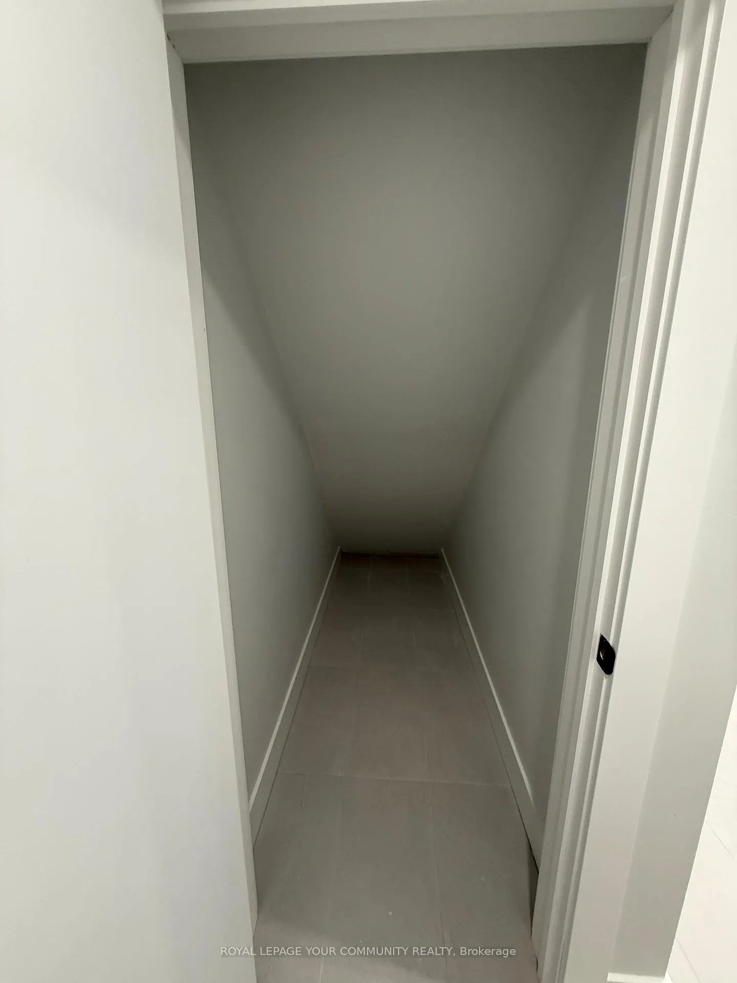 Photo 10 of Unit 4, 88 Spruce Street, Aurora, Aurora Village — HOMEH
