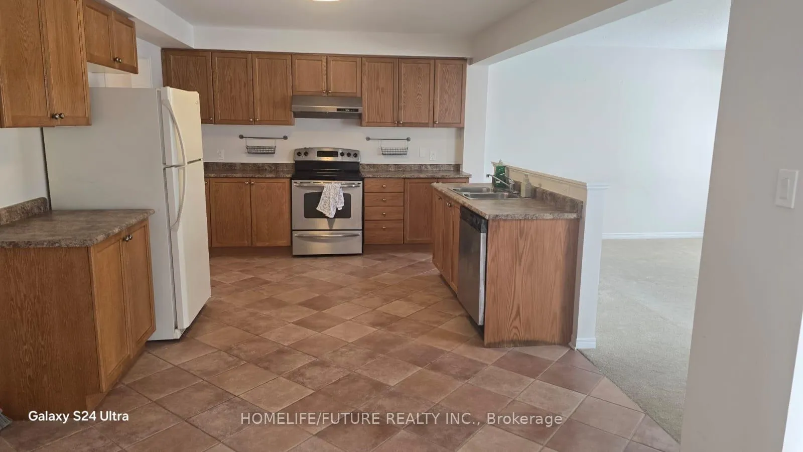 Photo 1 of 584 Woodmount Crescent, Oshawa, Samac — HOMEH