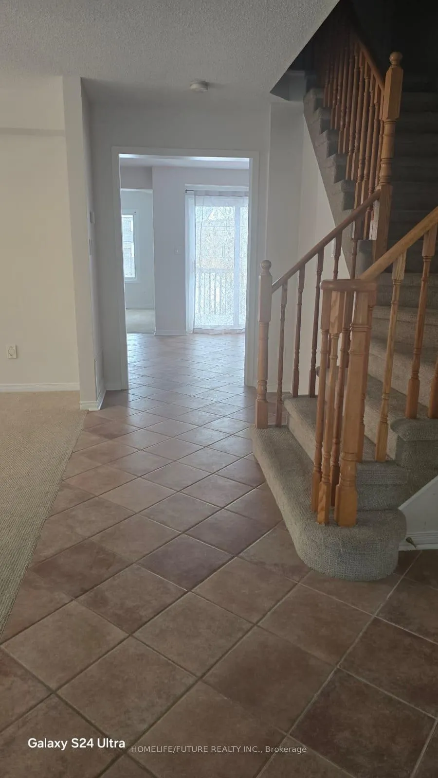 Photo 3 of 584 Woodmount Crescent, Oshawa, Samac — HOMEH