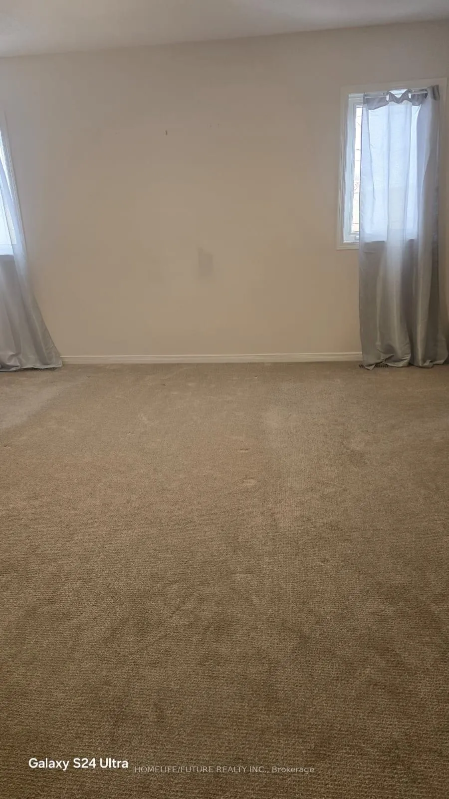 Photo 5 of 584 Woodmount Crescent, Oshawa, Samac — HOMEH