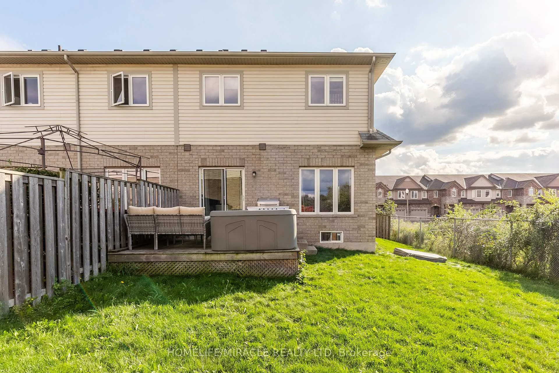 Photo 48 of 51 Palacebeach Trail, Hamilton, Stoney Creek — HOMEH