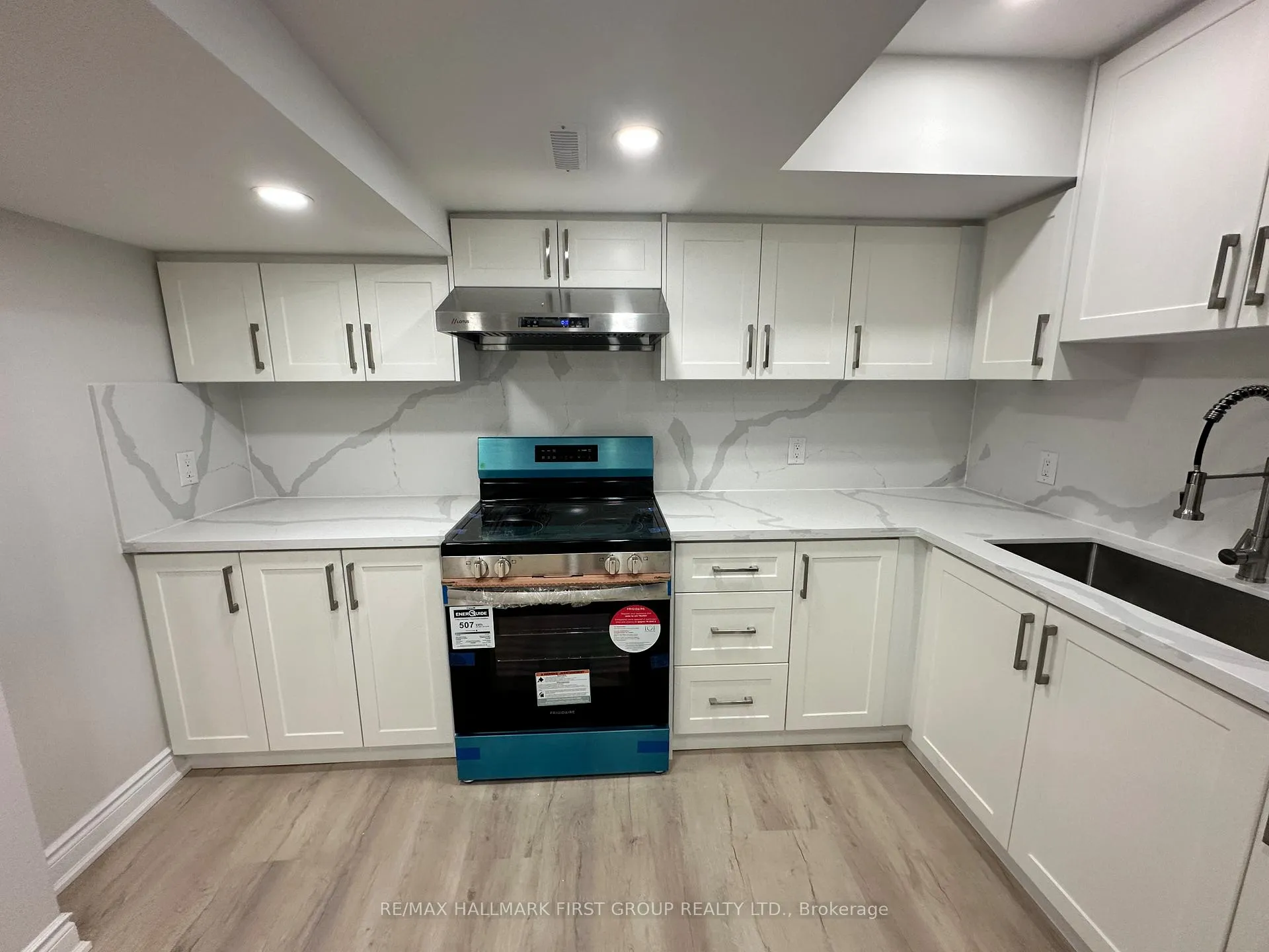 Photo 4 of Unit Lower, 33 Mountainside Crescent, Whitby, Rolling Acres — HOMEH