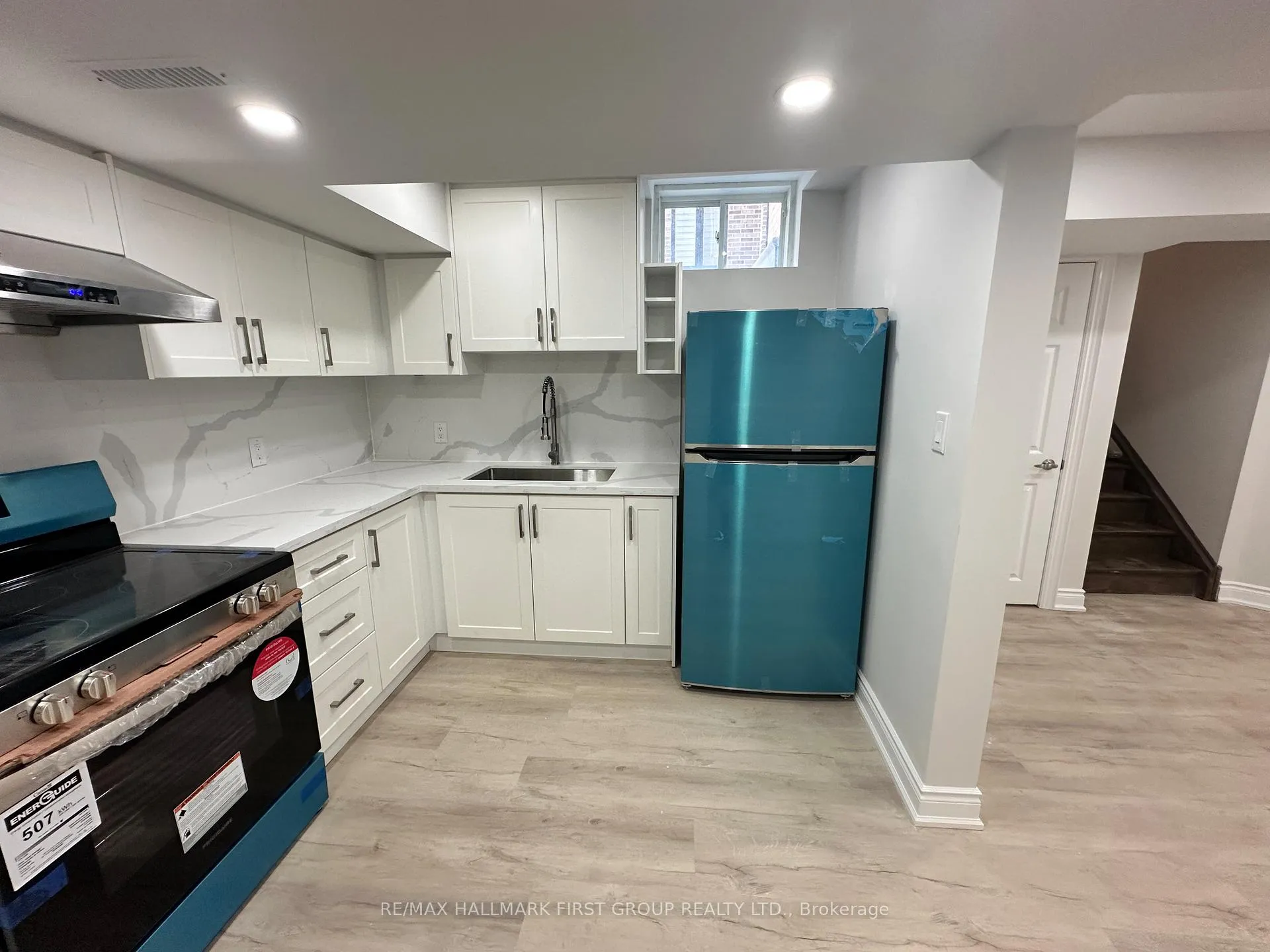 Photo 5 of Unit Lower, 33 Mountainside Crescent, Whitby, Rolling Acres — HOMEH
