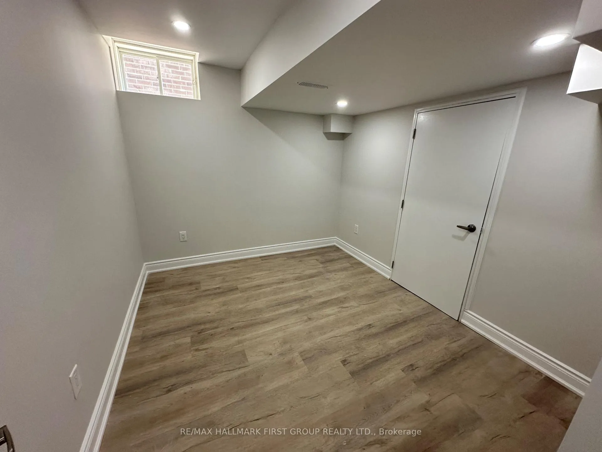 Photo 12 of Unit Lower, 33 Mountainside Crescent, Whitby, Rolling Acres — HOMEH