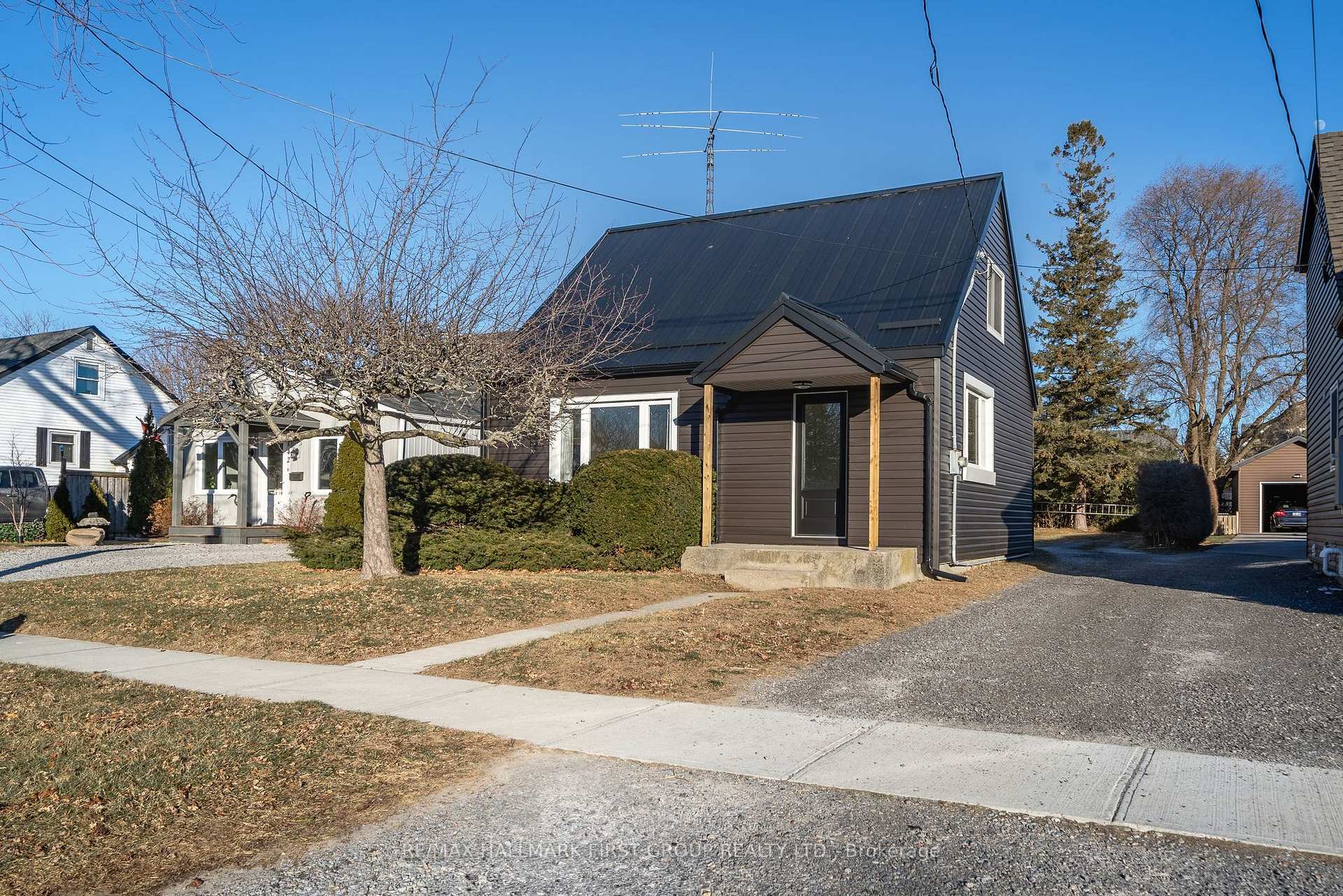 Photo 3 of 138 Burnham Street S, Cobourg — HOMEH