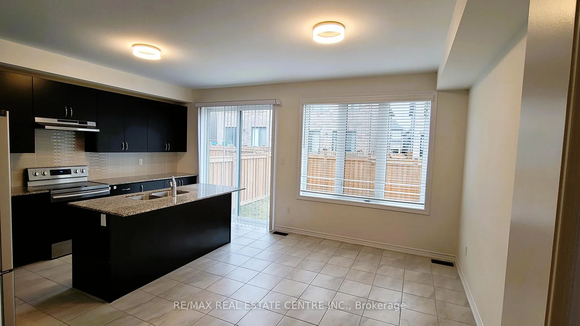Photo 4 of 6 Coho Drive, Whitby, Lynde Creek — HOMEH
