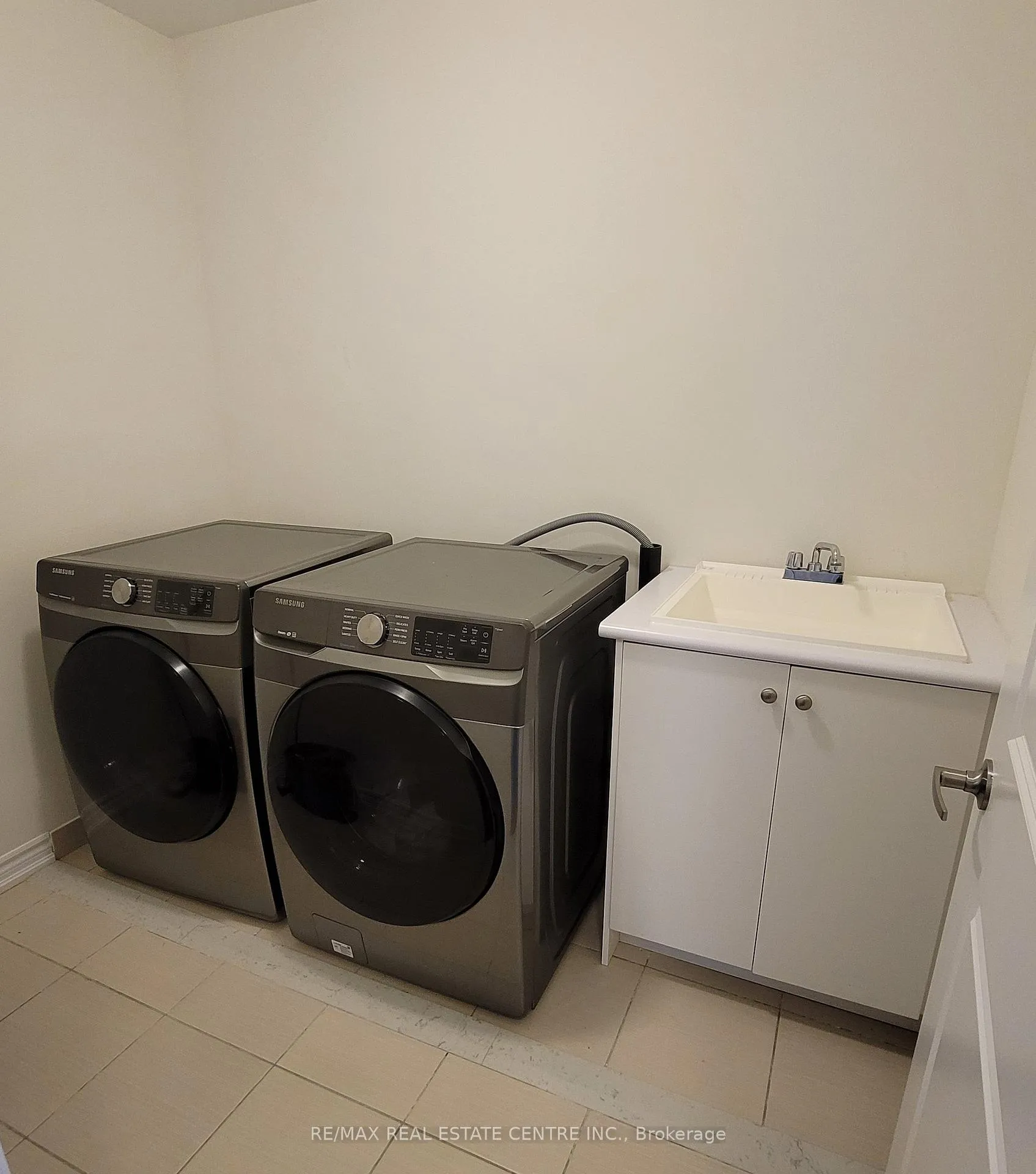 Photo 19 of 6 Coho Drive, Whitby, Lynde Creek — HOMEH