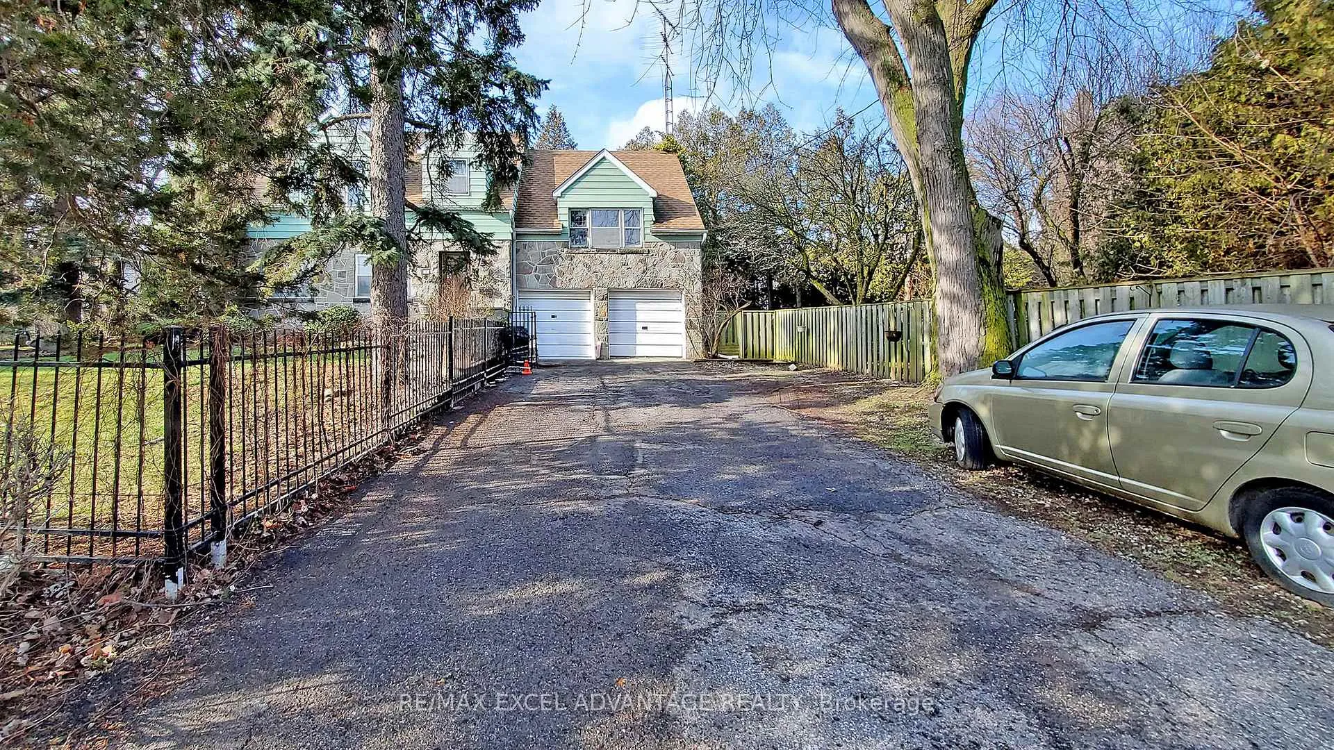 Photo 22 of 2 Sandringham Drive, Toronto, Bedford Park-Nortown — HOMEH