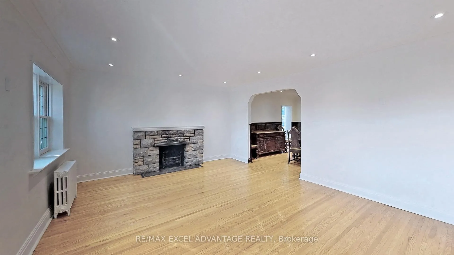Photo 24 of 2 Sandringham Drive, Toronto, Bedford Park-Nortown — HOMEH