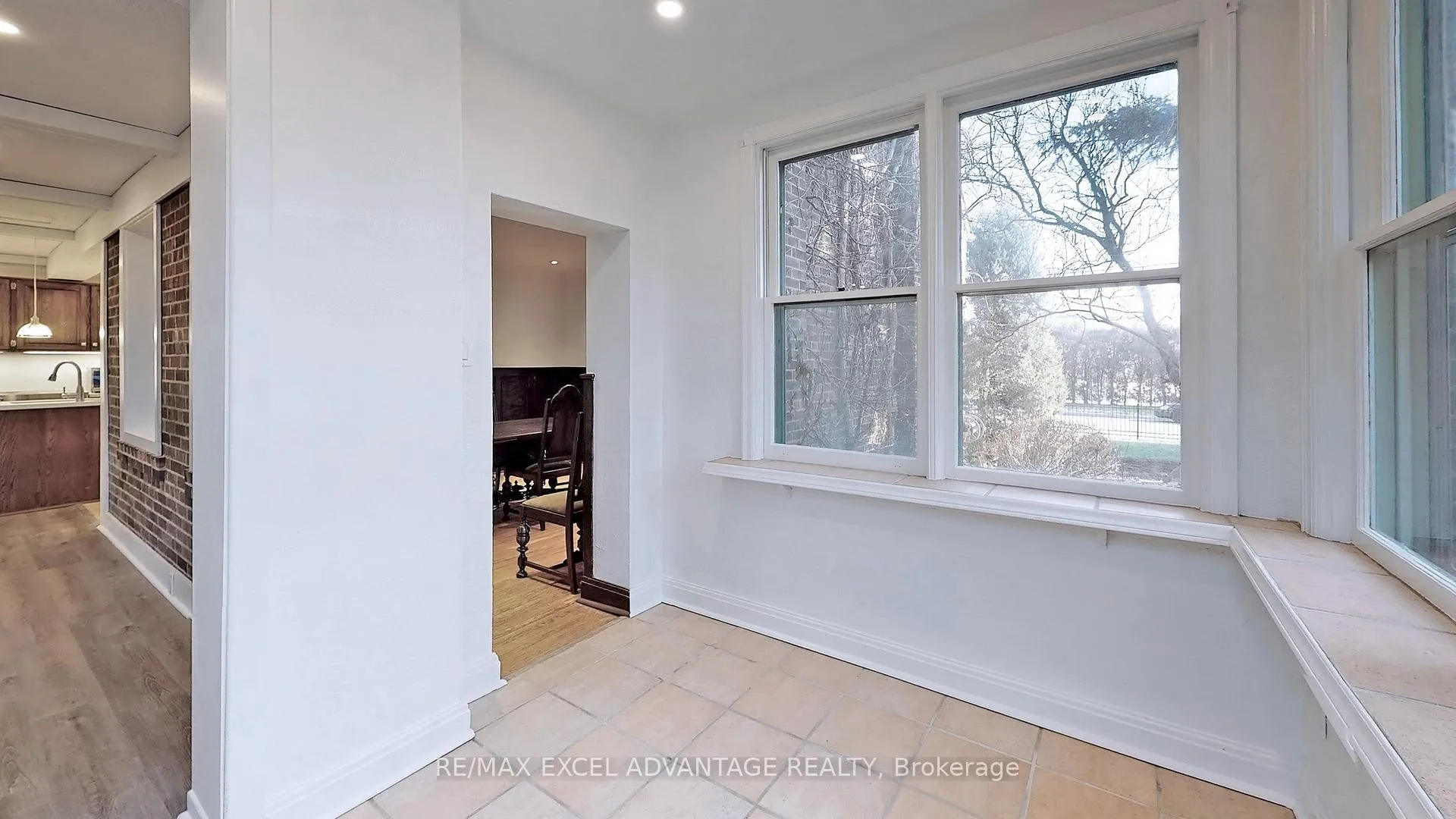 Photo 31 of 2 Sandringham Drive, Toronto, Bedford Park-Nortown — HOMEH