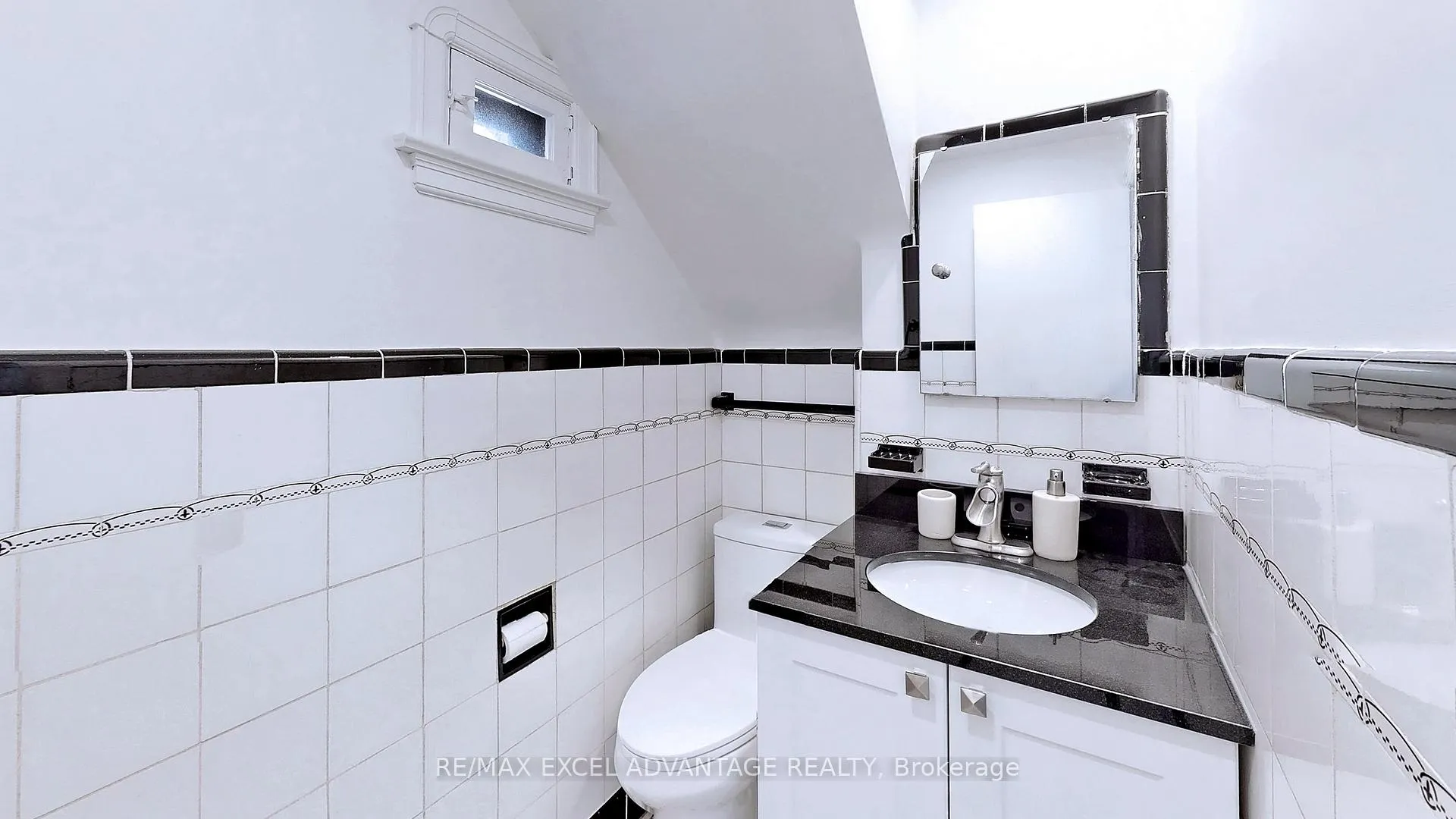 Photo 35 of 2 Sandringham Drive, Toronto, Bedford Park-Nortown — HOMEH