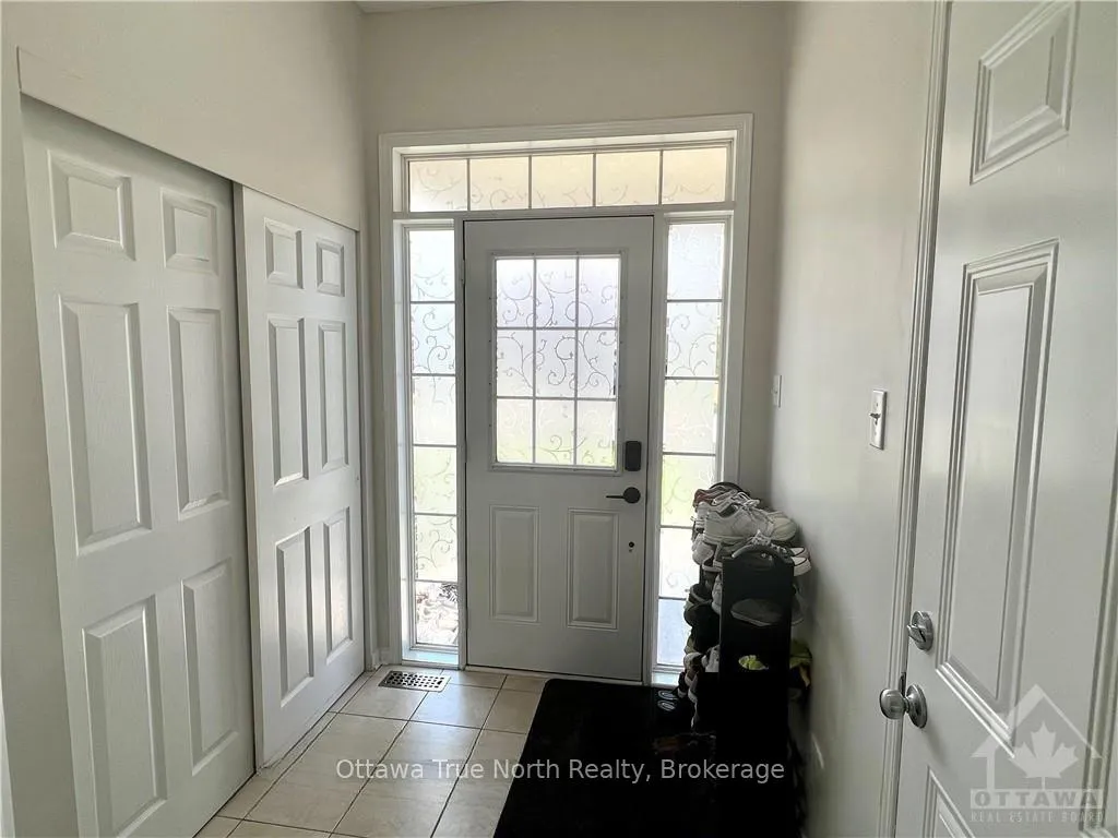 Photo 3 of 558 Pepperville Crescent, Ottawa, Kanata - Emerald Meadows/Trailwest — HOMEH