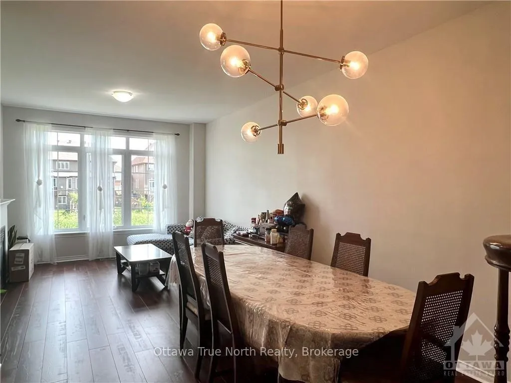 Photo 5 of 558 Pepperville Crescent, Ottawa, Kanata - Emerald Meadows/Trailwest — HOMEH