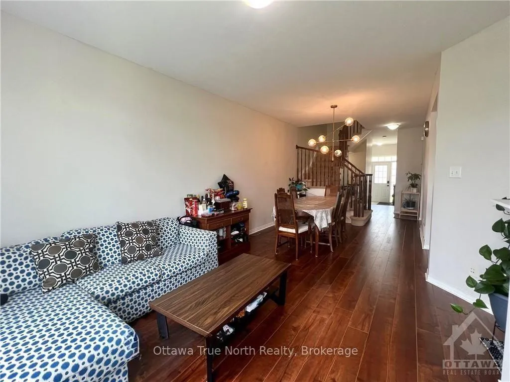 Photo 6 of 558 Pepperville Crescent, Ottawa, Kanata - Emerald Meadows/Trailwest — HOMEH