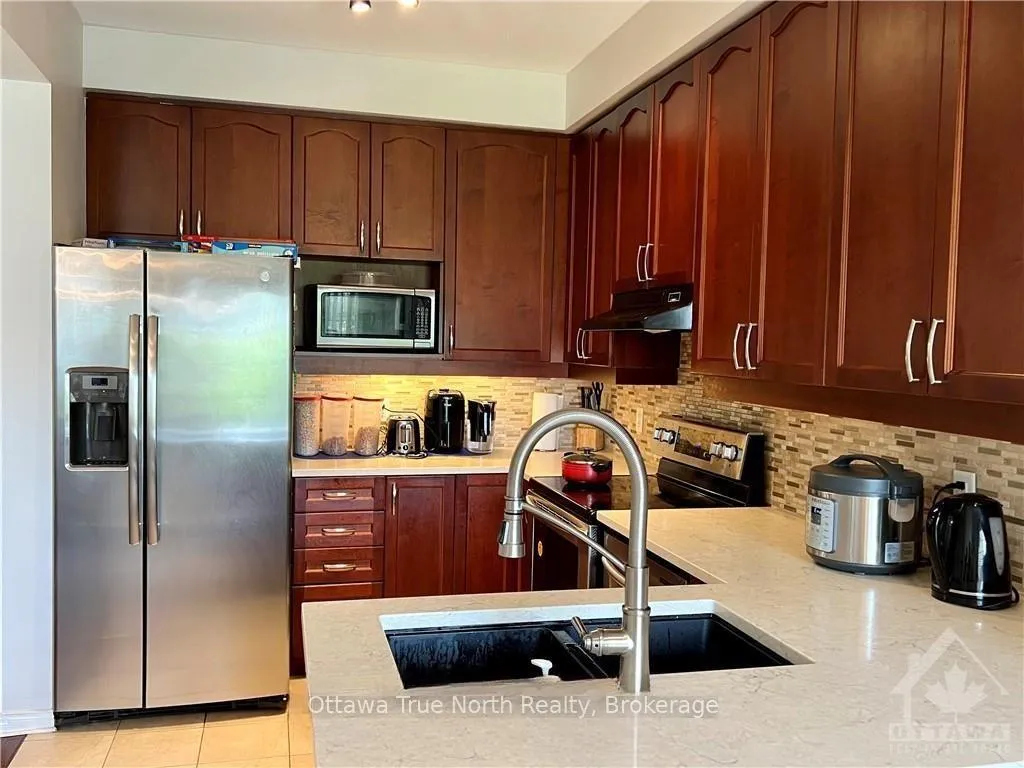 Photo 9 of 558 Pepperville Crescent, Ottawa, Kanata - Emerald Meadows/Trailwest — HOMEH
