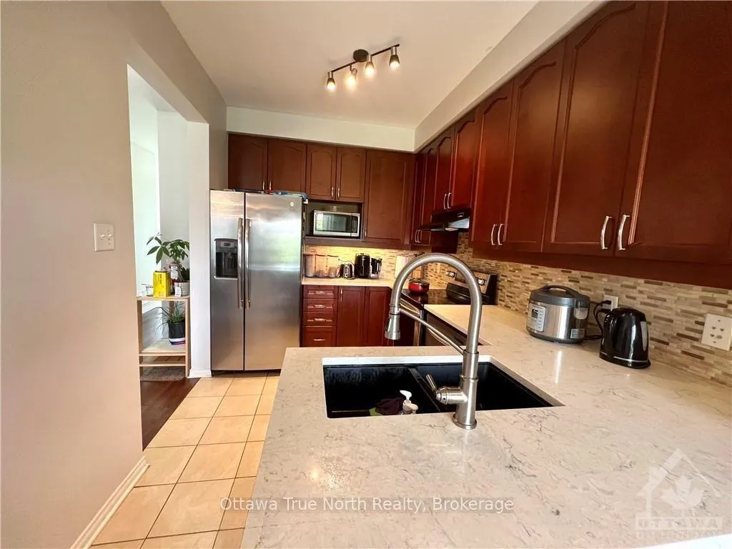 Photo 11 of 558 Pepperville Crescent, Ottawa, Kanata - Emerald Meadows/Trailwest — HOMEH
