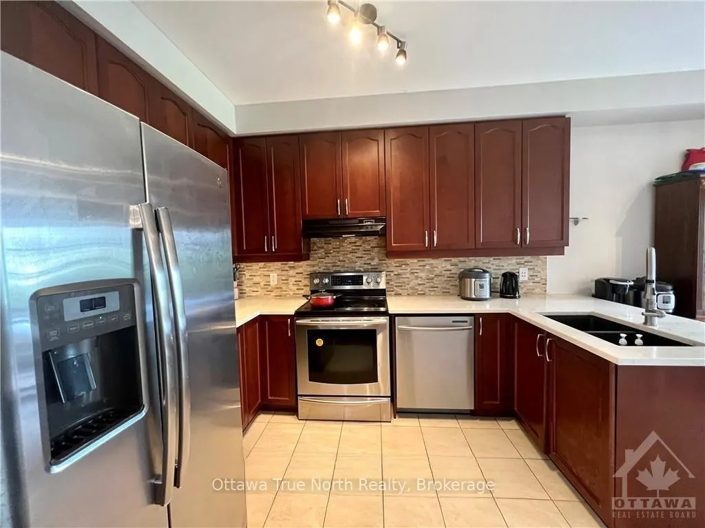 Photo 12 of 558 Pepperville Crescent, Ottawa, Kanata - Emerald Meadows/Trailwest — HOMEH