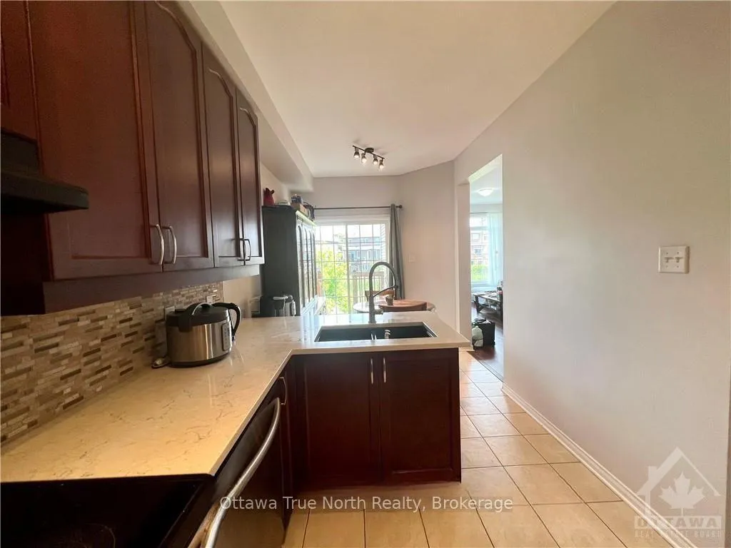 Photo 13 of 558 Pepperville Crescent, Ottawa, Kanata - Emerald Meadows/Trailwest — HOMEH