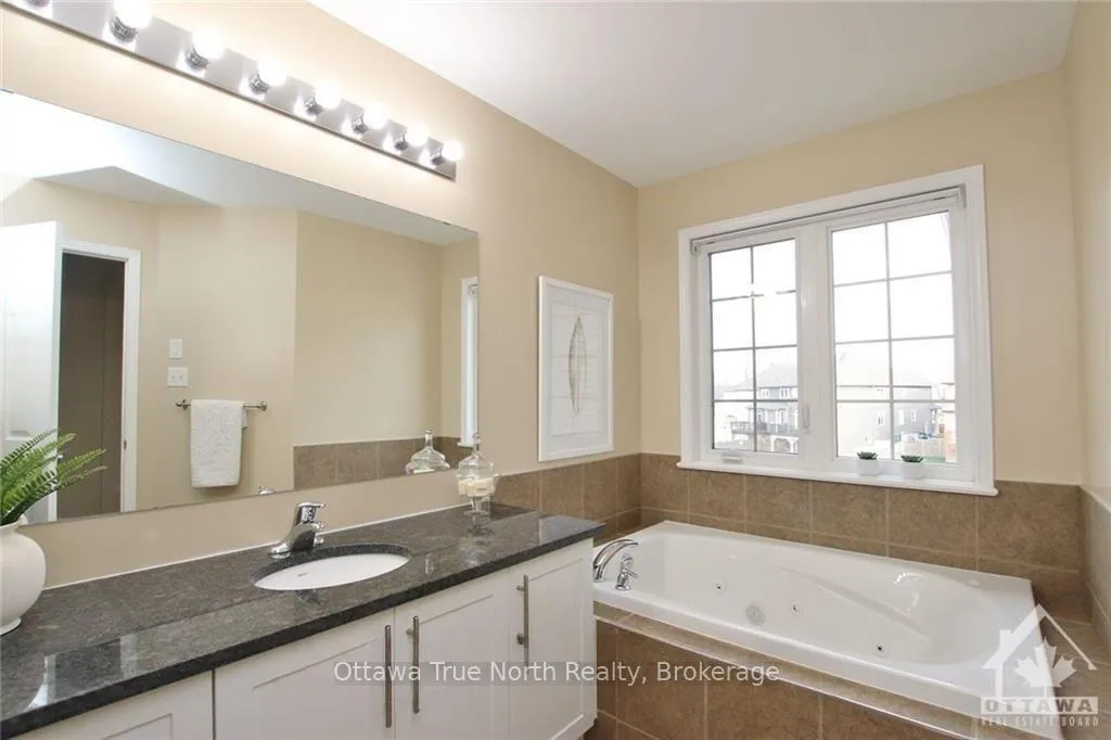 Photo 16 of 558 Pepperville Crescent, Ottawa, Kanata - Emerald Meadows/Trailwest — HOMEH
