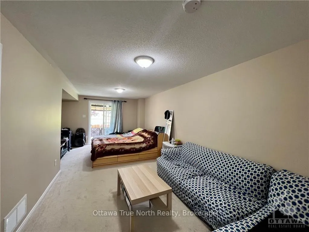 Photo 23 of 558 Pepperville Crescent, Ottawa, Kanata - Emerald Meadows/Trailwest — HOMEH