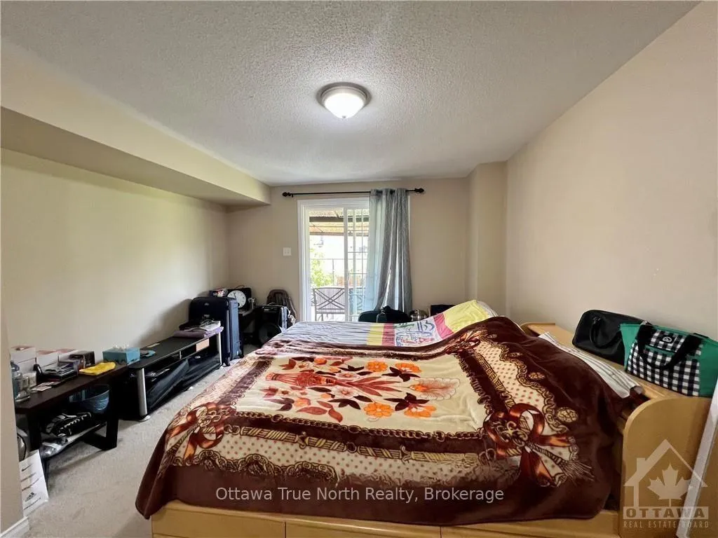 Photo 24 of 558 Pepperville Crescent, Ottawa, Kanata - Emerald Meadows/Trailwest — HOMEH