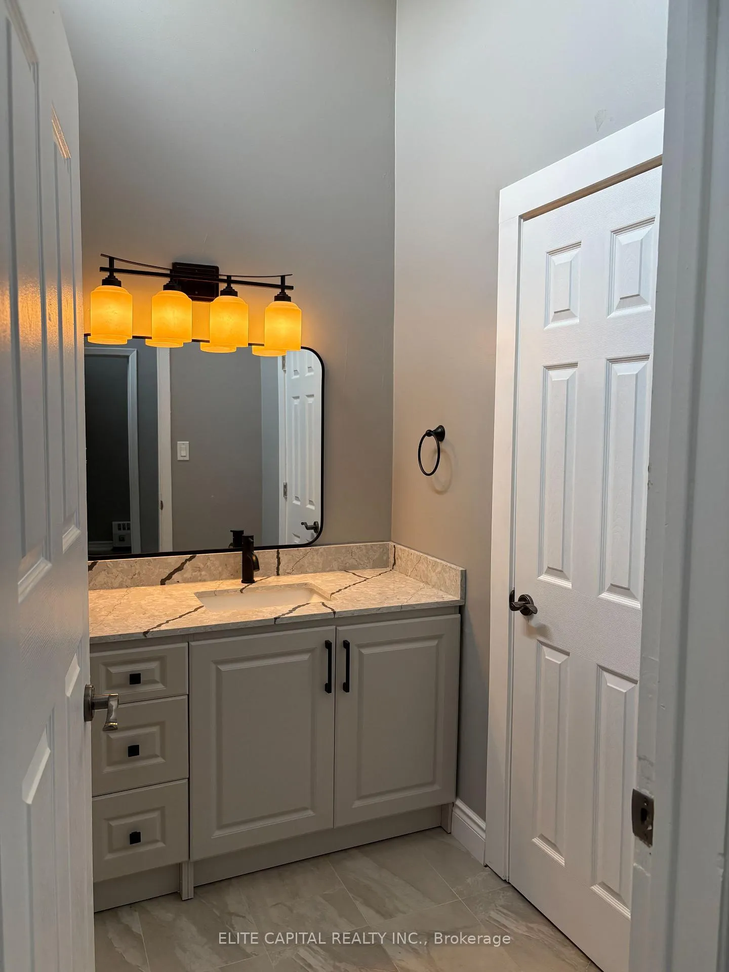 Photo 2 of Unit Unit B, 2183 Danforth Avenue, Toronto, East End-Danforth — HOMEH