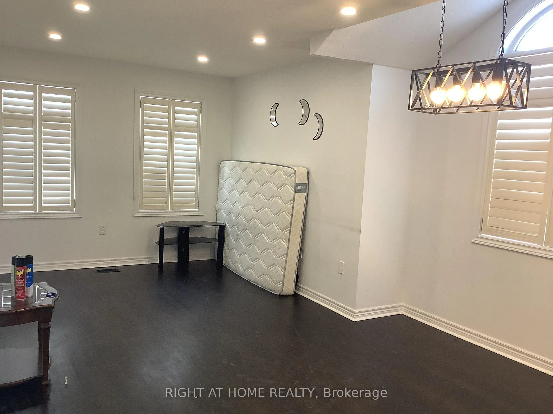 Photo 2 of 41 Bloom Crescent, Barrie, Ardagh — HOMEH