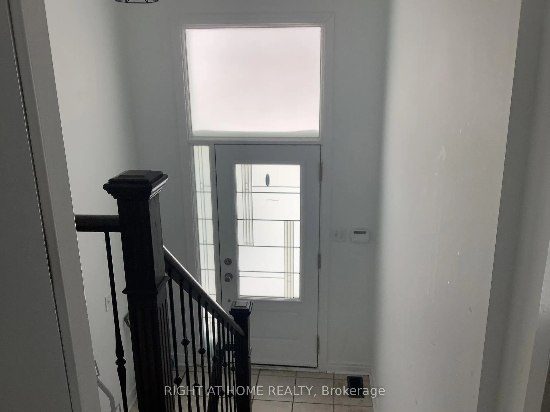 Photo 15 of 41 Bloom Crescent, Barrie, Ardagh — HOMEH