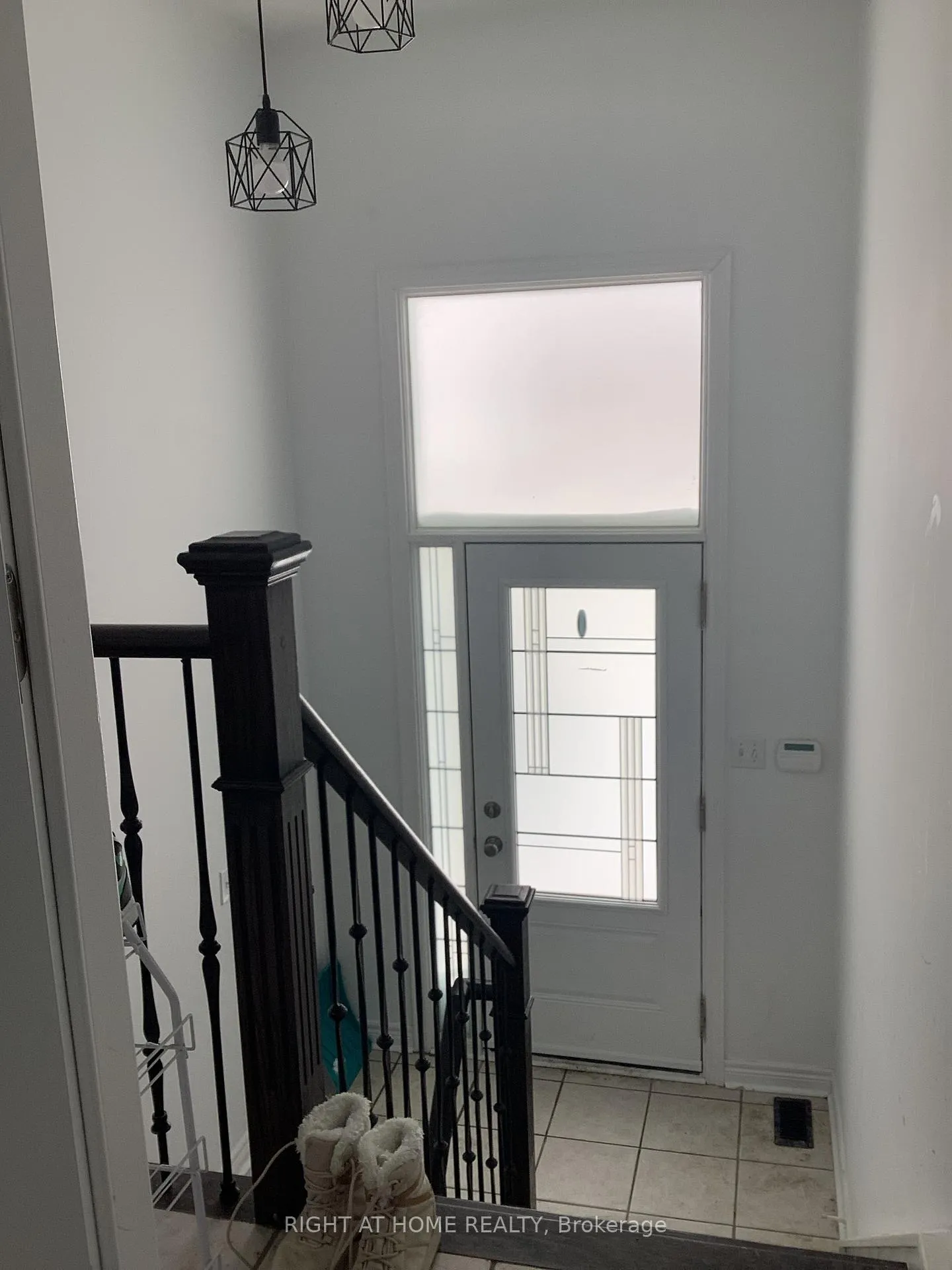 Photo 16 of 41 Bloom Crescent, Barrie, Ardagh — HOMEH
