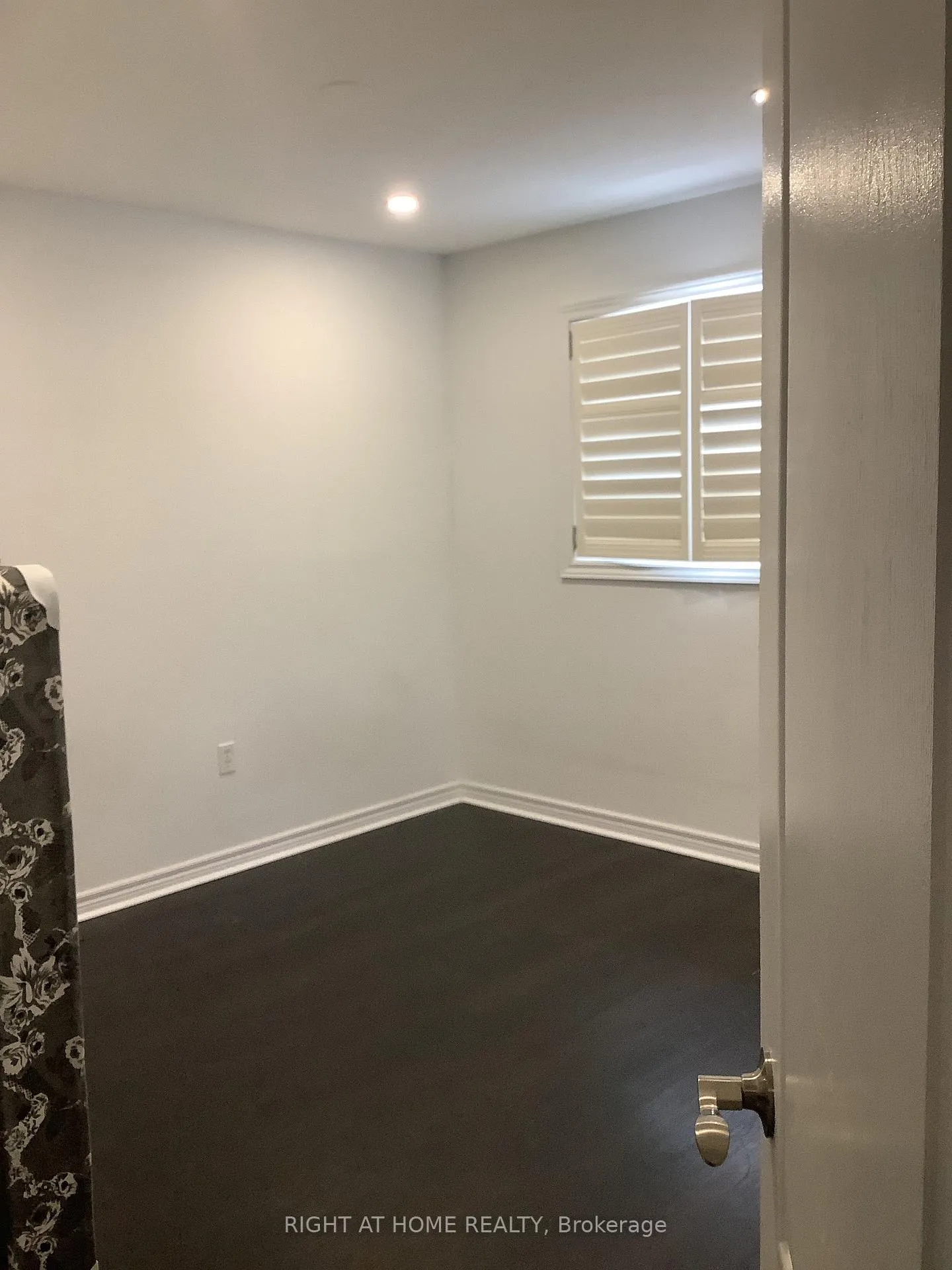 Photo 18 of 41 Bloom Crescent, Barrie, Ardagh — HOMEH